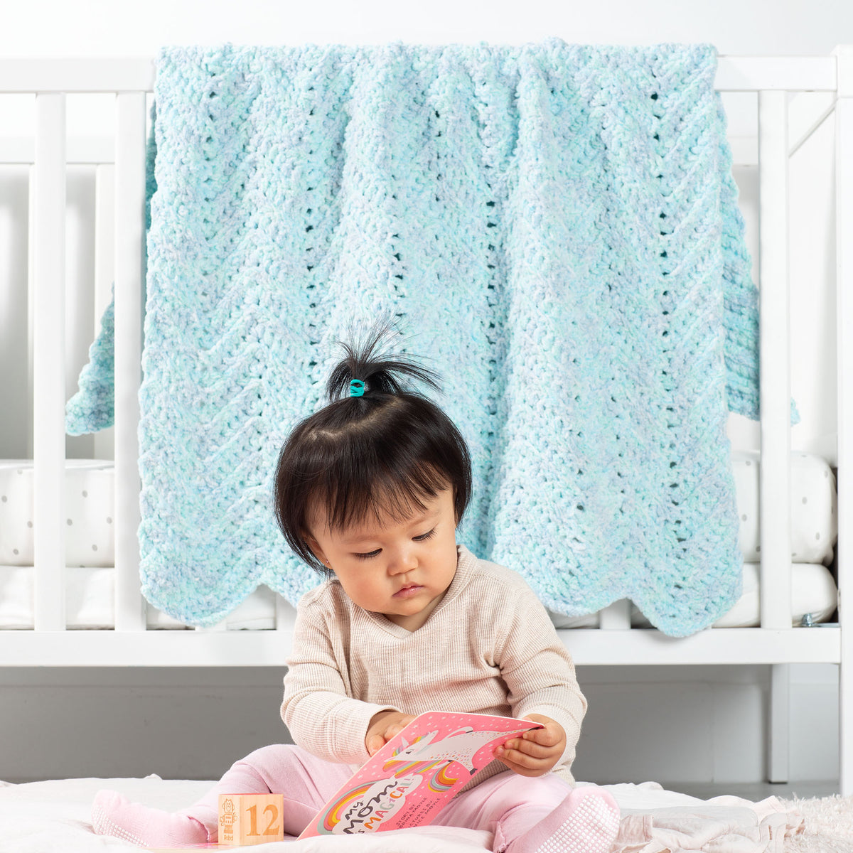 Seaside, Crochet Blanket made in Bernat Baby Blanket Frosting Yarn