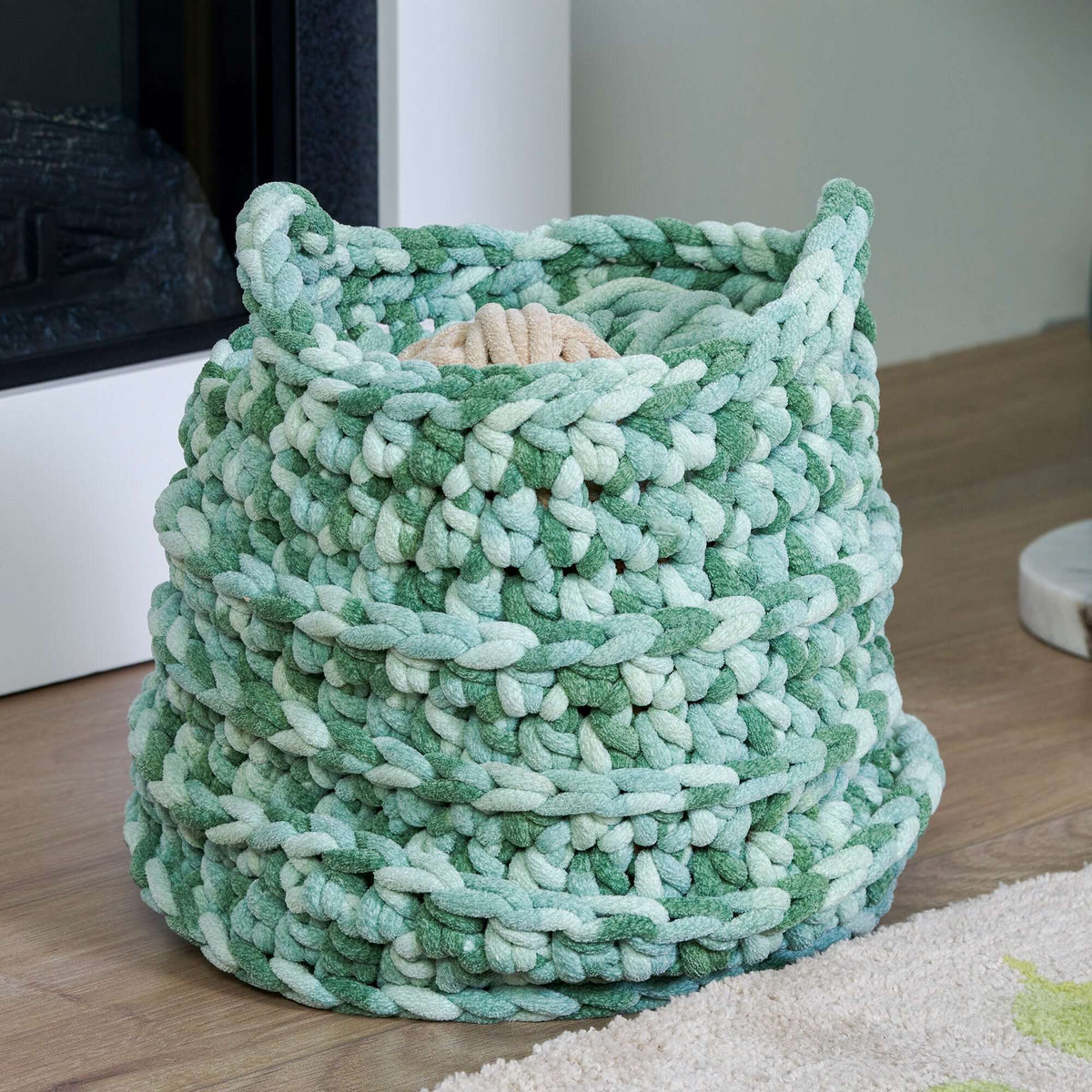 Crochet Basket made in Bernat Plush Big Yarn