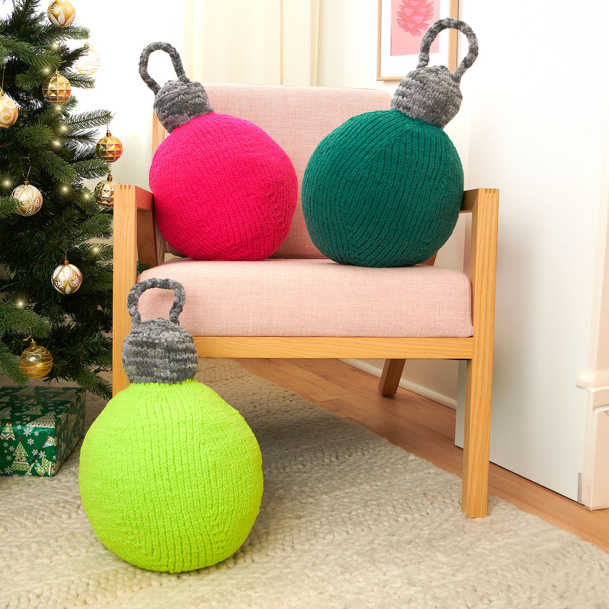 Knit Pillow made in Bernat Blanket Yarn