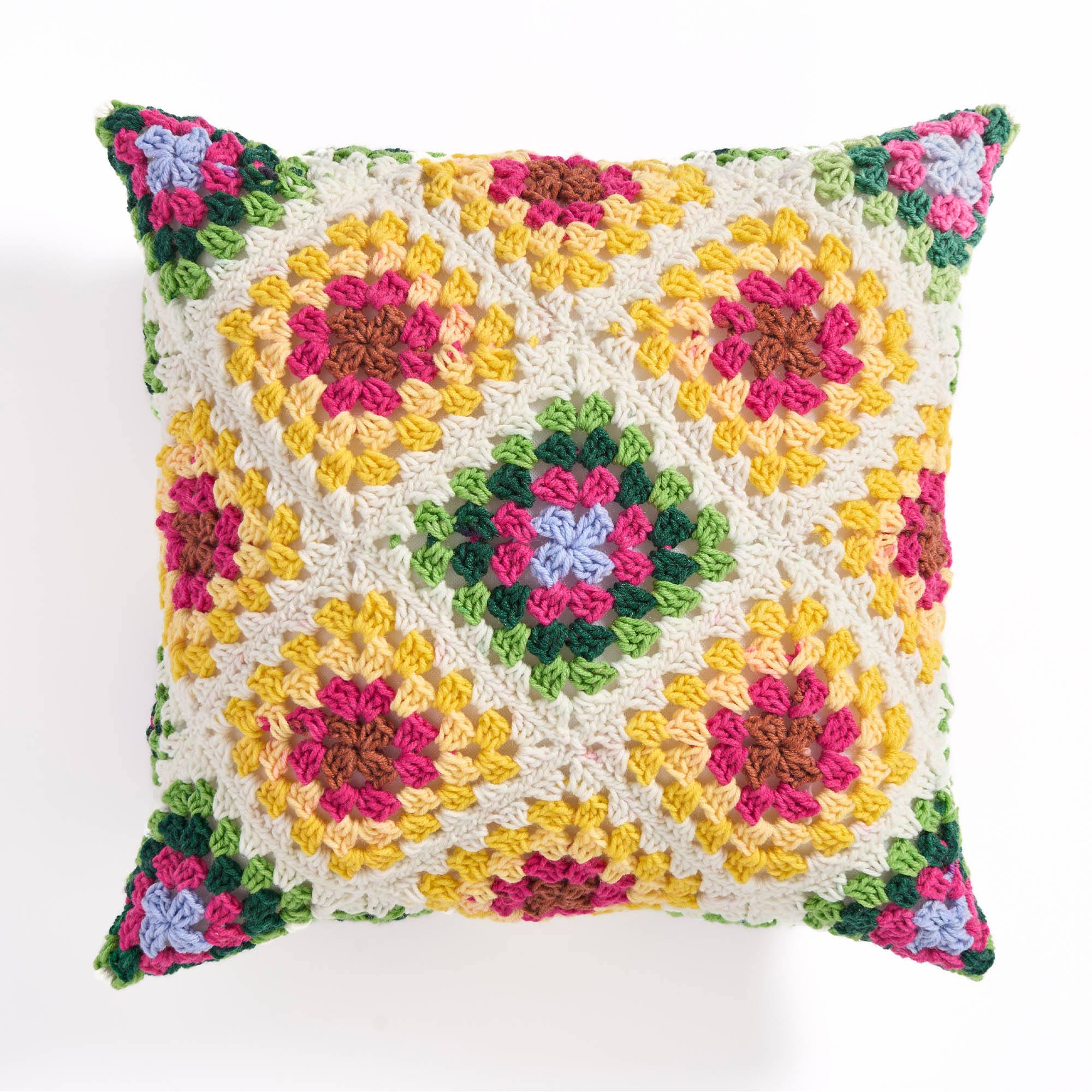Free Beginner Red Heart Rest Easy Crochet Pillow Pattern | Yarnspirations