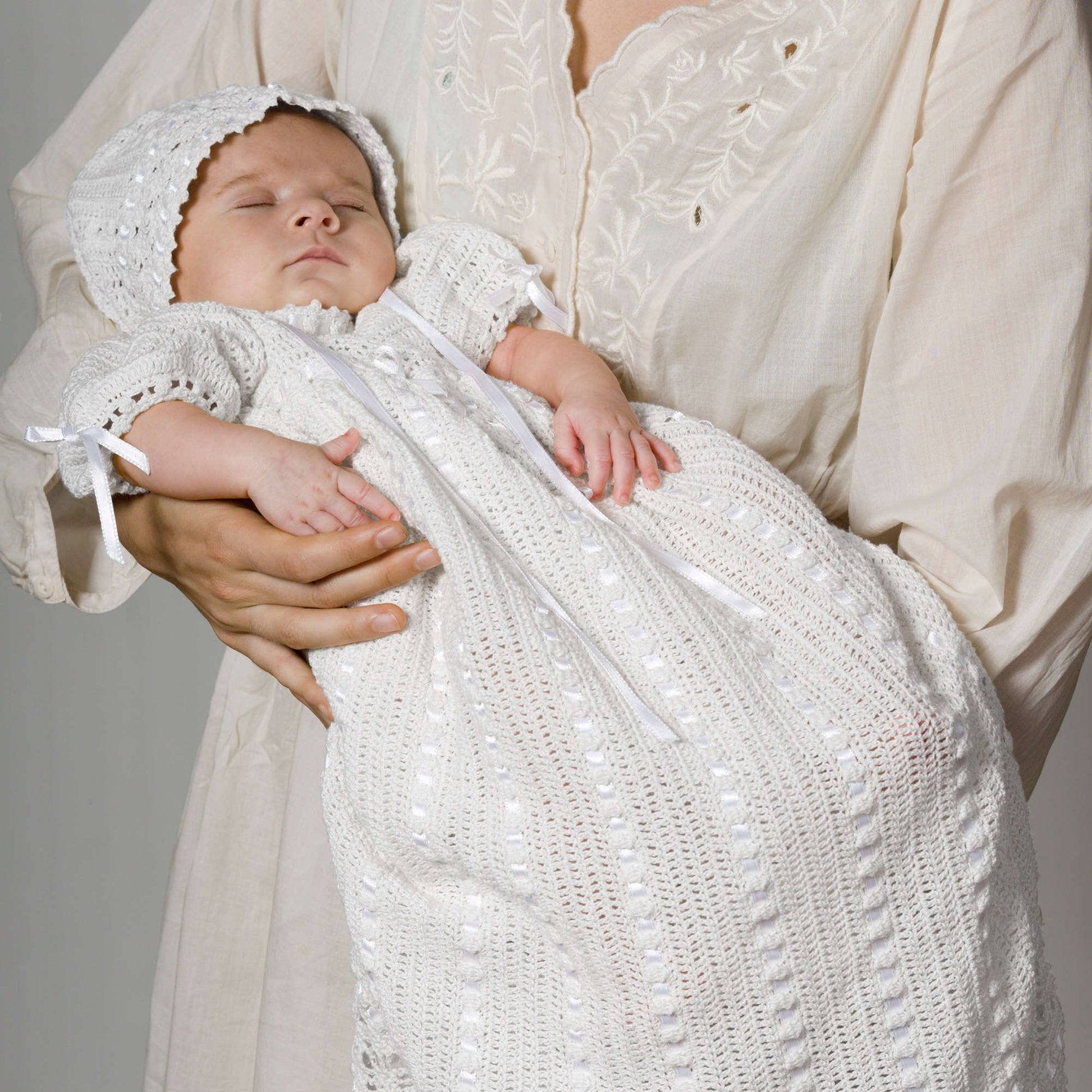 Free Aunt Lydia's Heirloom Baby Set Crochet Pattern