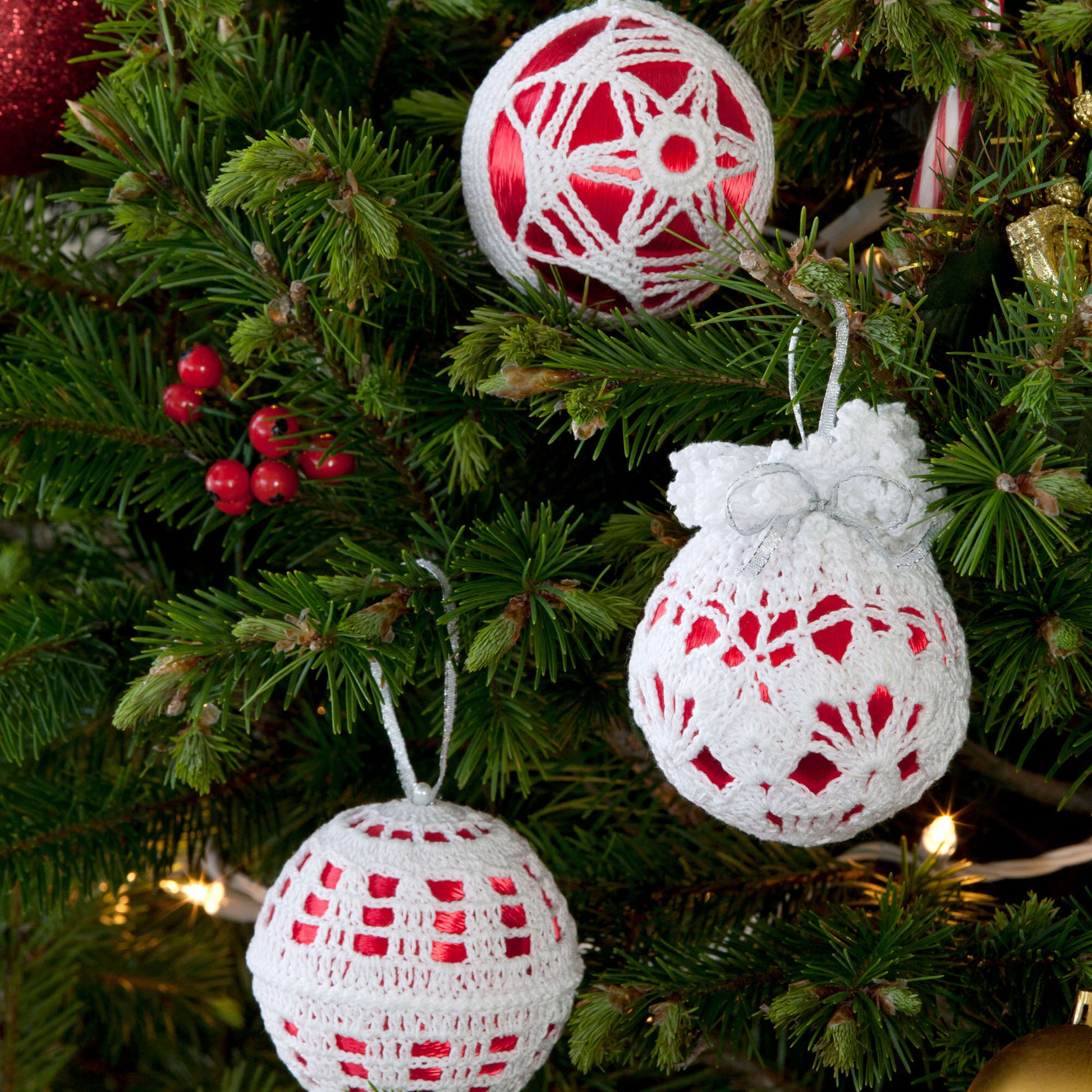 Free Aunt Lydia's Christmas Tree Décor Crochet Pattern