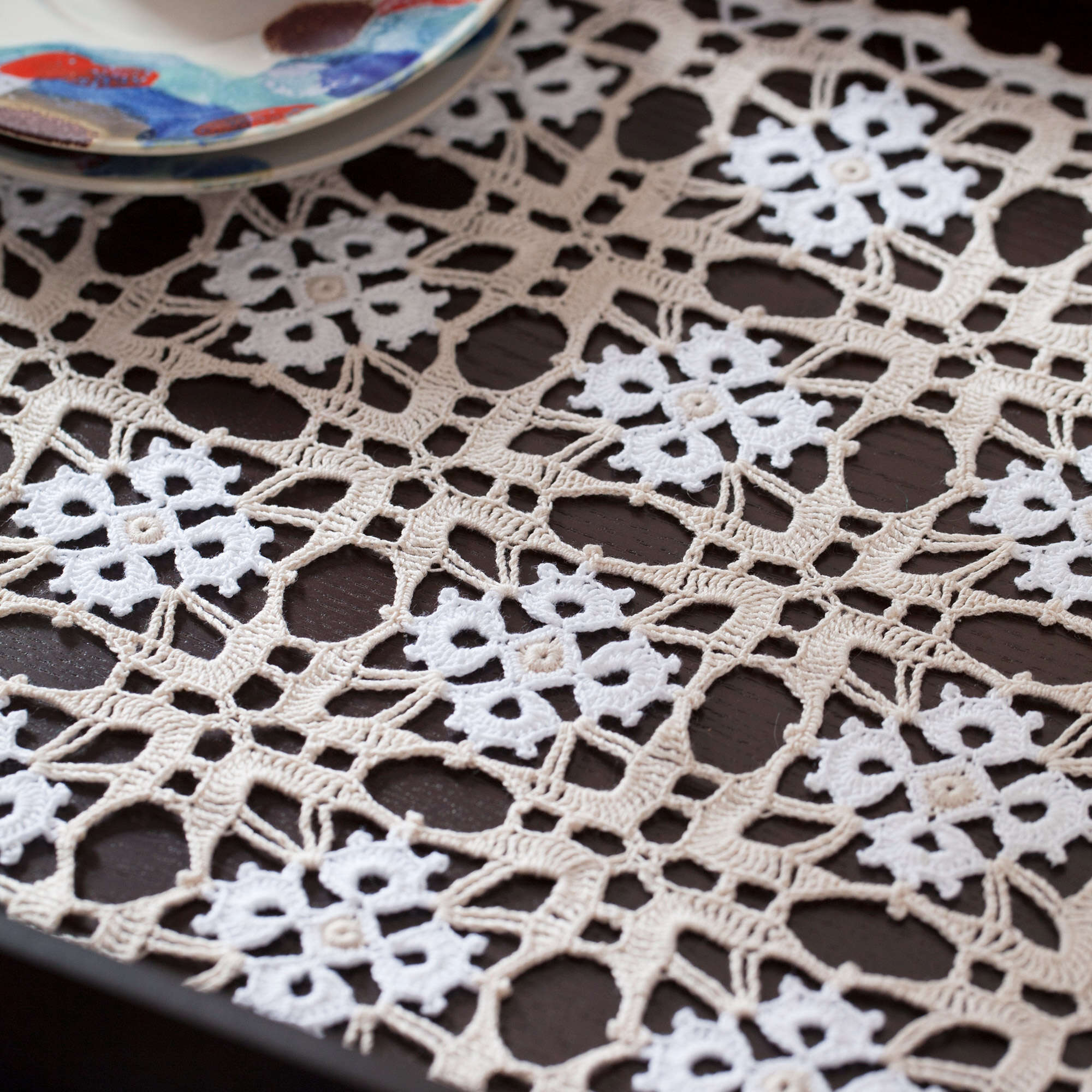 Free Aunt Lydia's Vanessa Tray Doily Crochet Pattern | Yarnspirations