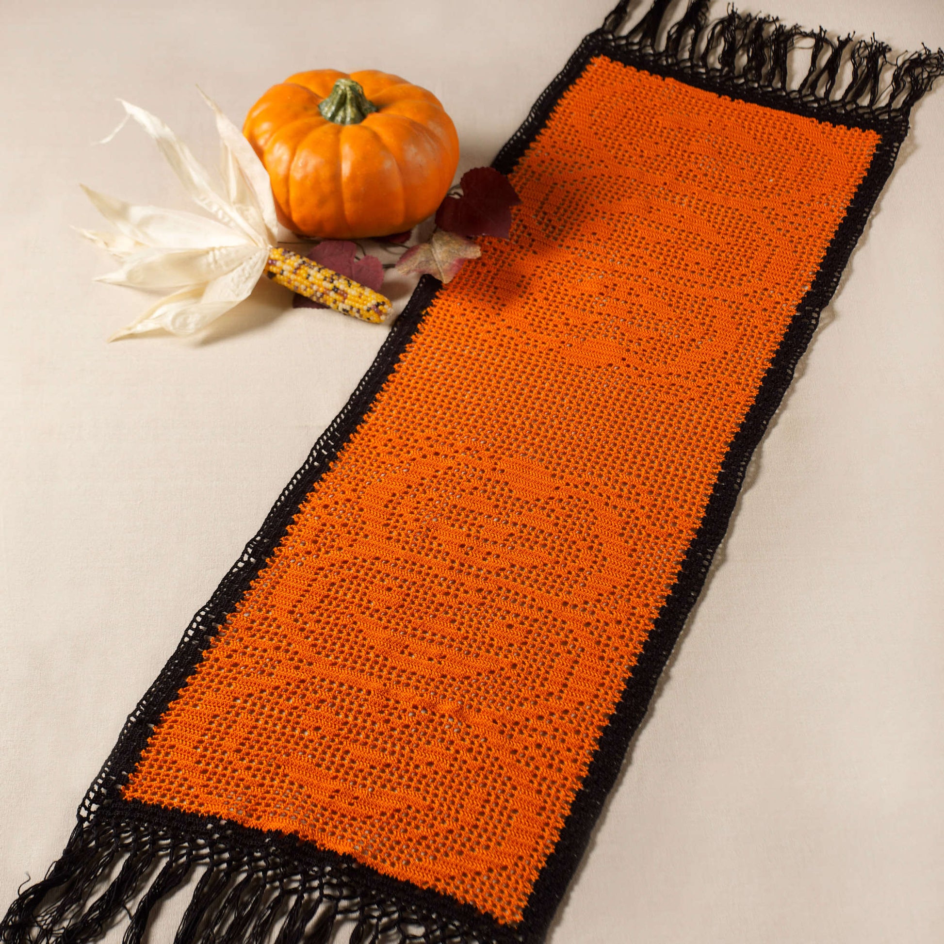 Free Aunt Lydia's Stacked Pumpkin Table Runner Crochet Pattern