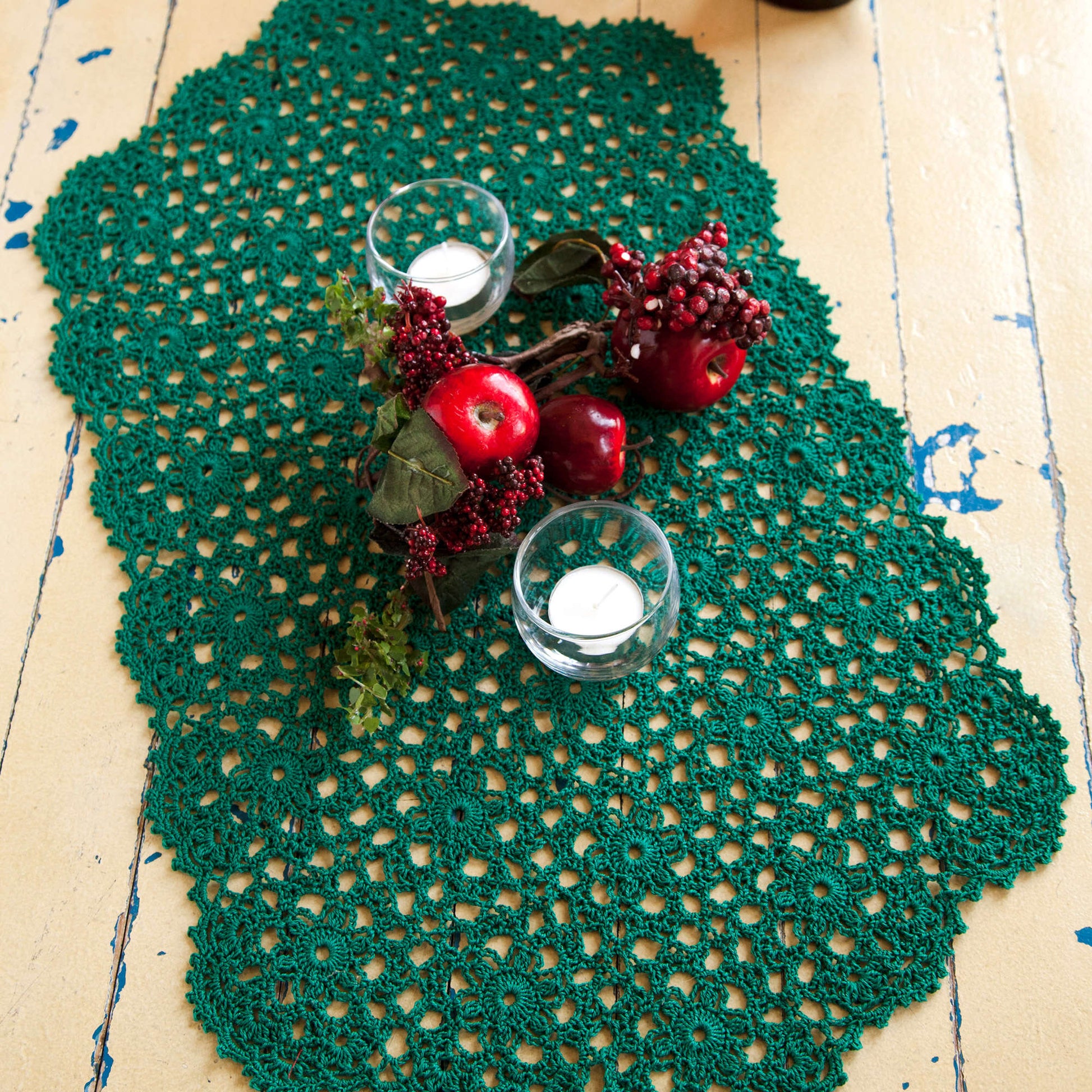 Free Aunt Lydia's Holiday or Any Day Table Runner Crochet Pattern