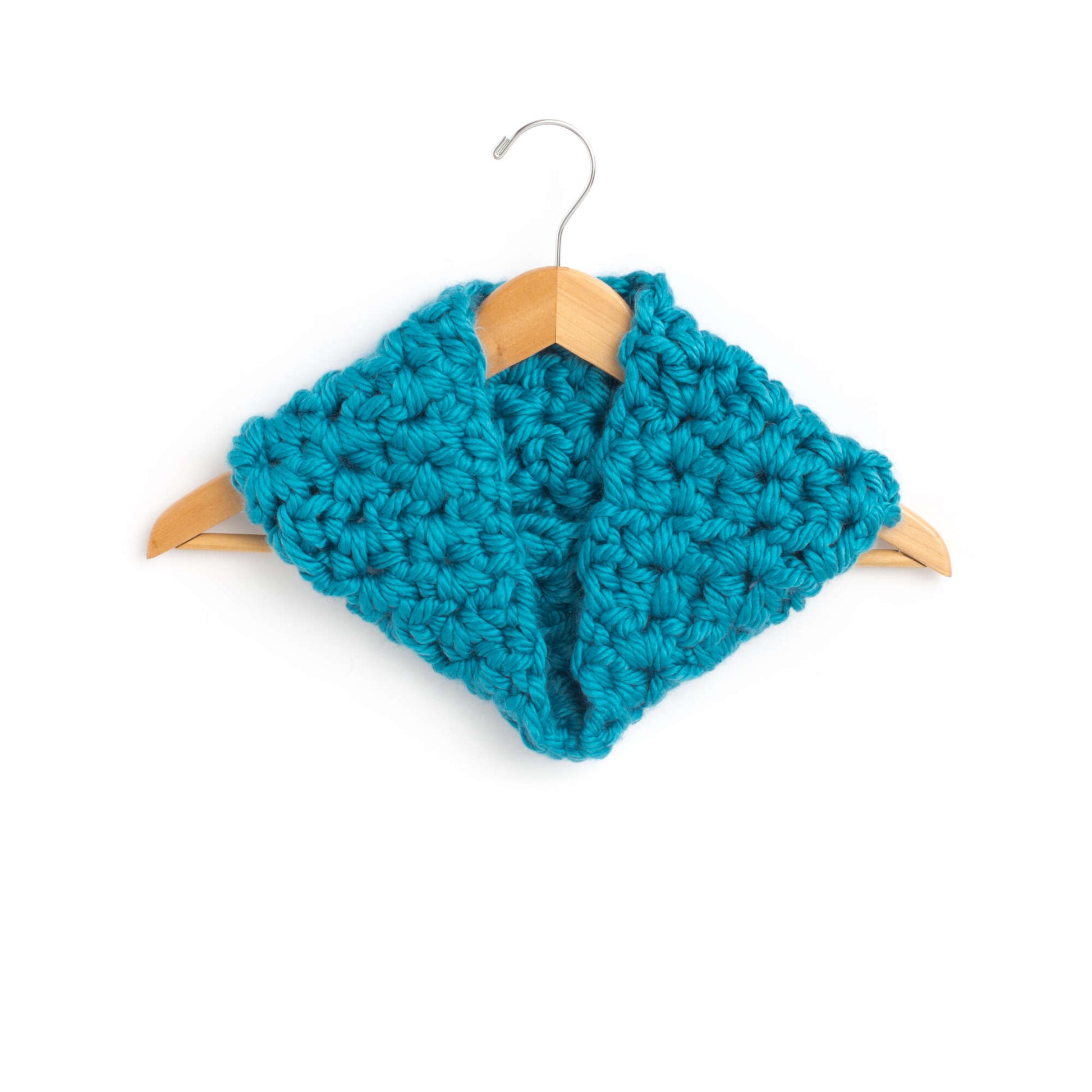 Free Bernat V-Stitch Cowl Crochet Pattern