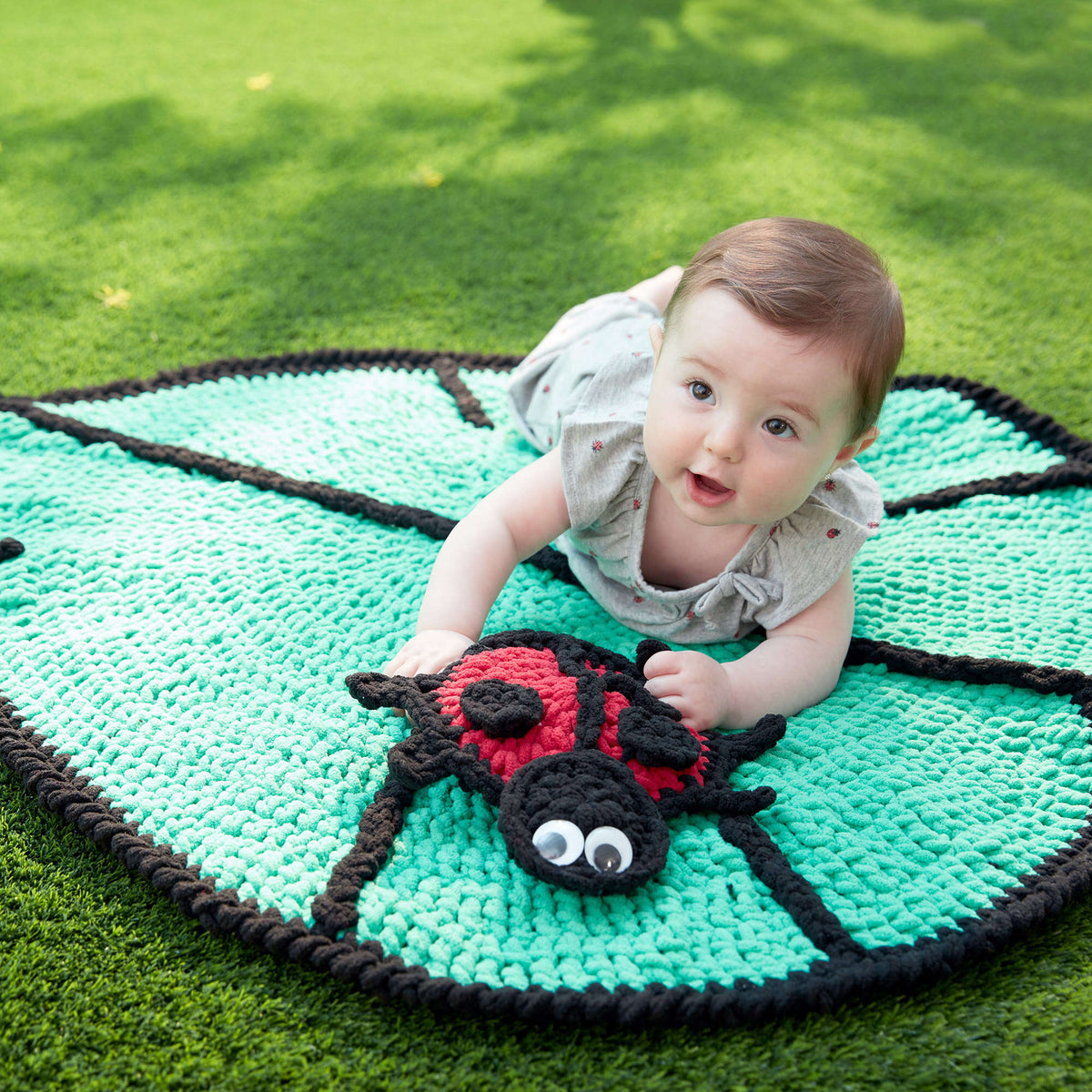 Crochet Rug made in Bernat Blanket yarn
