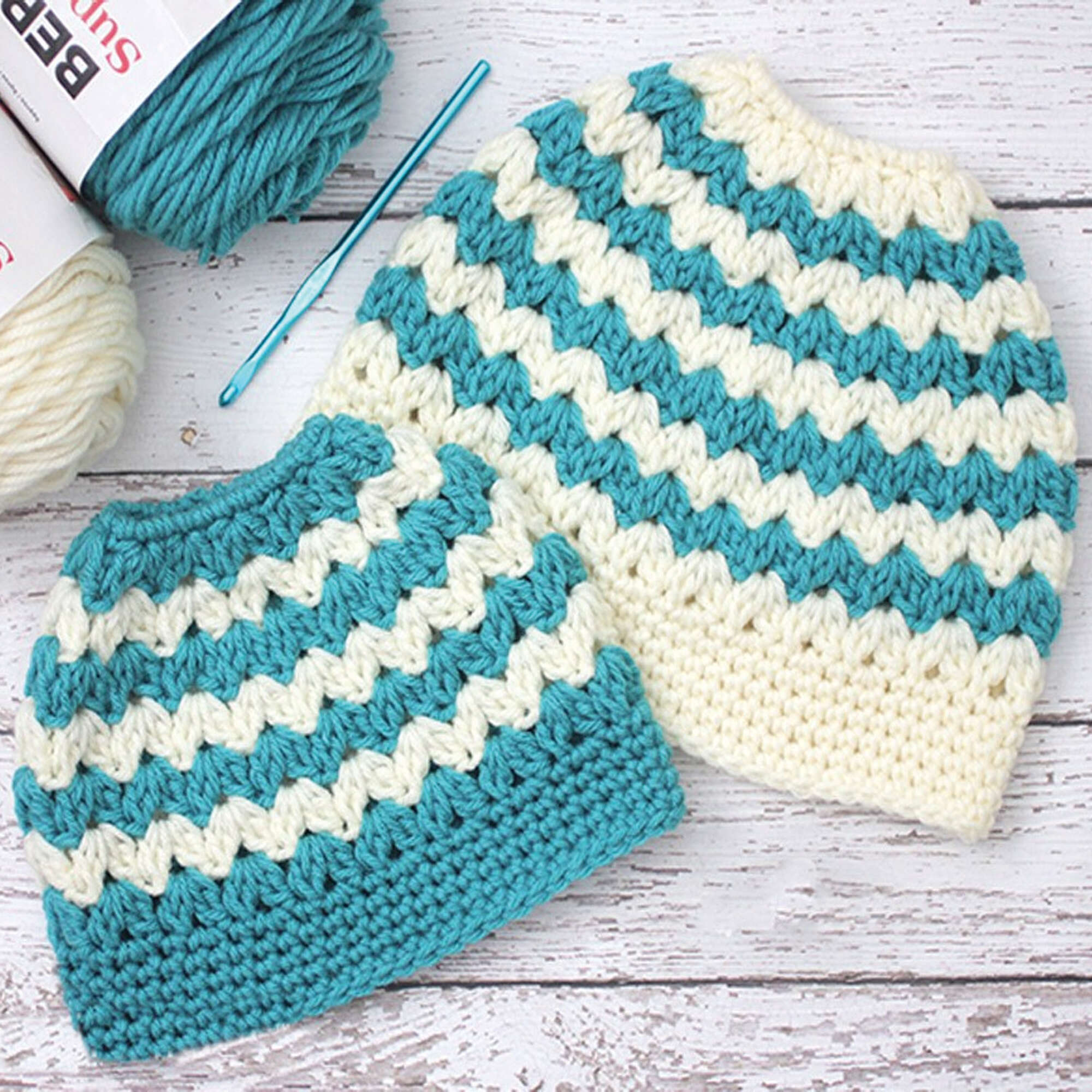 Free Easy Bernat Mommy & Me Messy Bun Hats Crochet Pattern  display picture 3