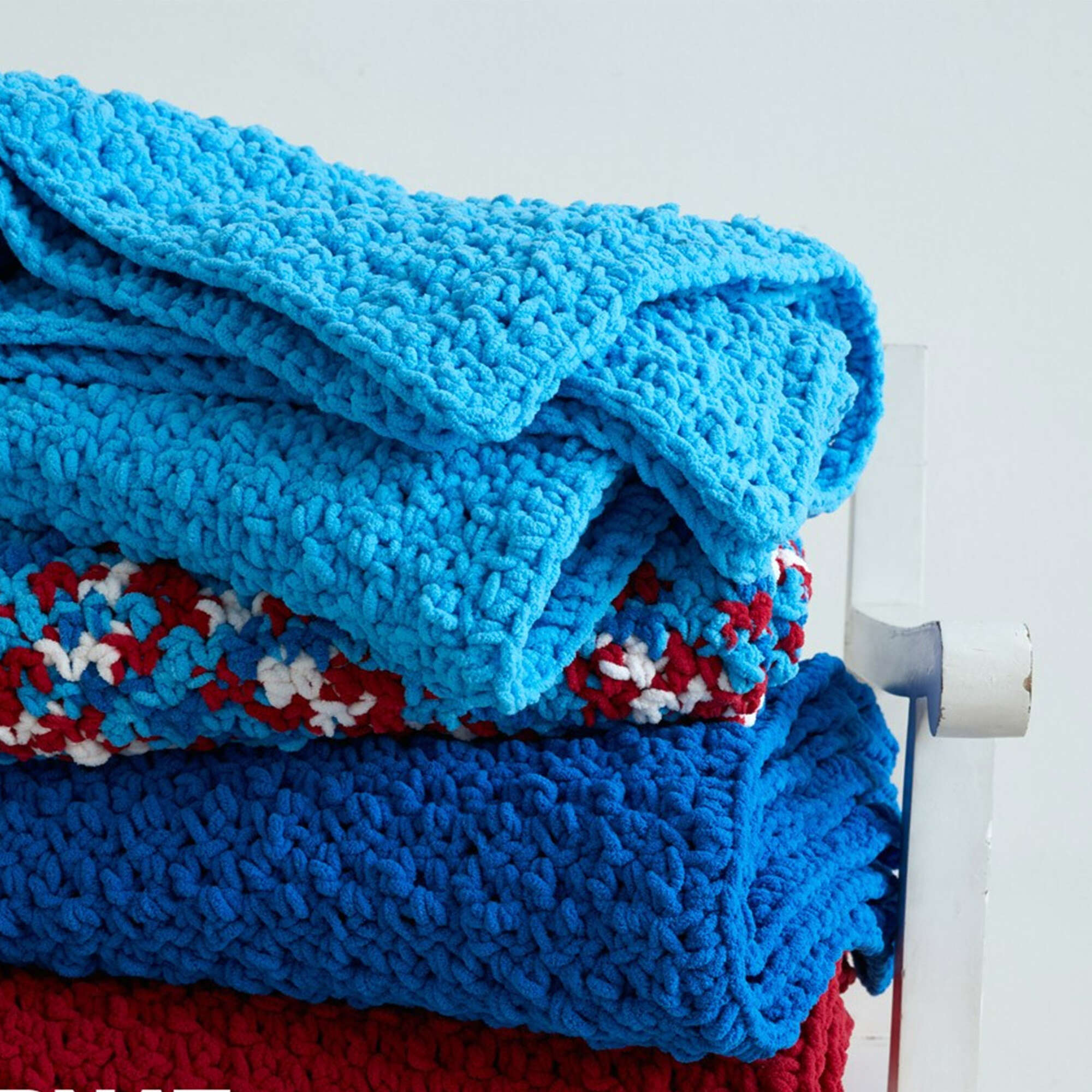 Free Beginner Bernat Pebble Stitch Throw Crochet Pattern