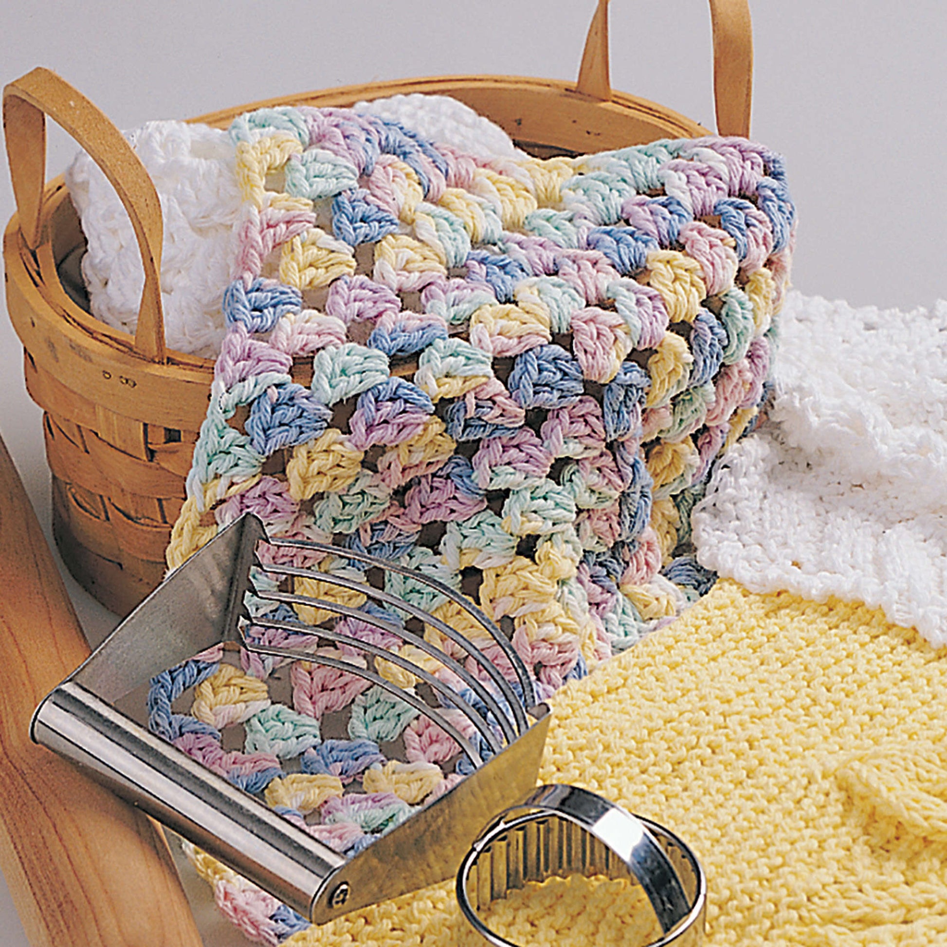 Free Bernat Granny Square Dishcloth Crochet Pattern