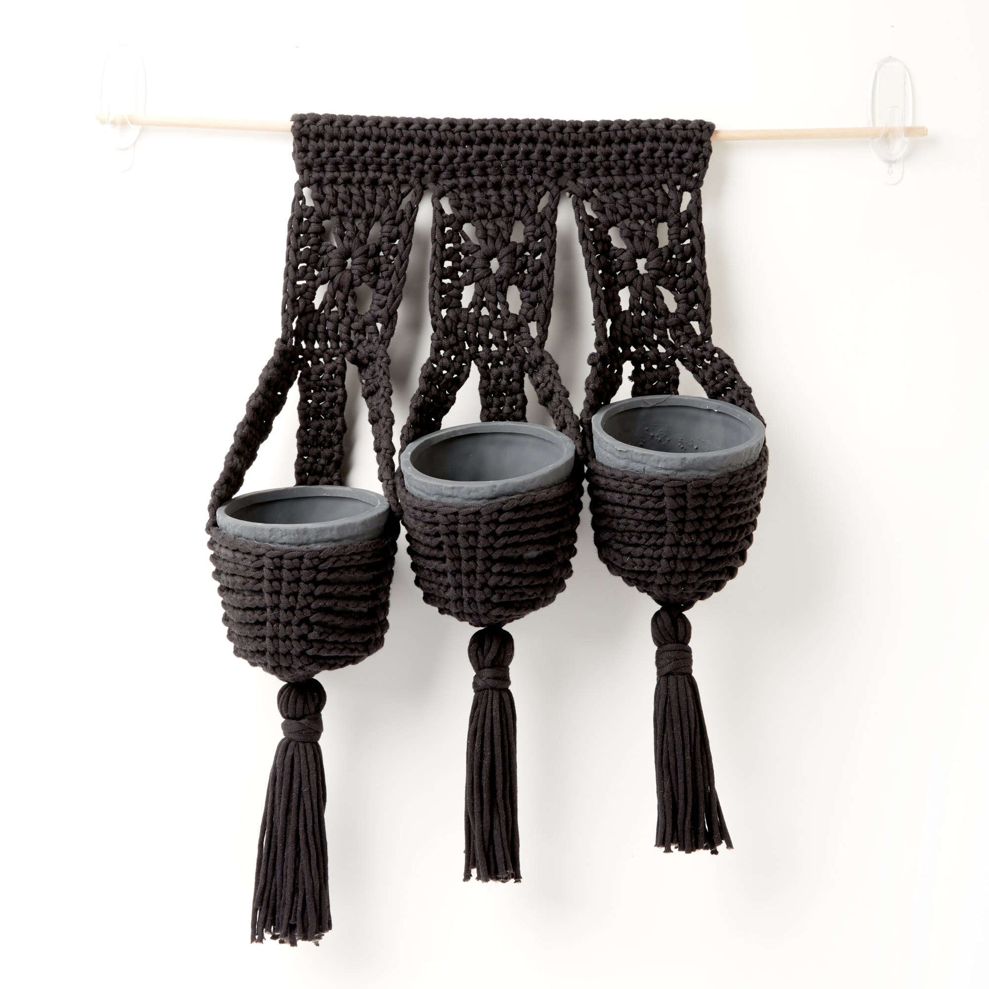 Free Bernat Crochet Hanging Plant Trio Pattern