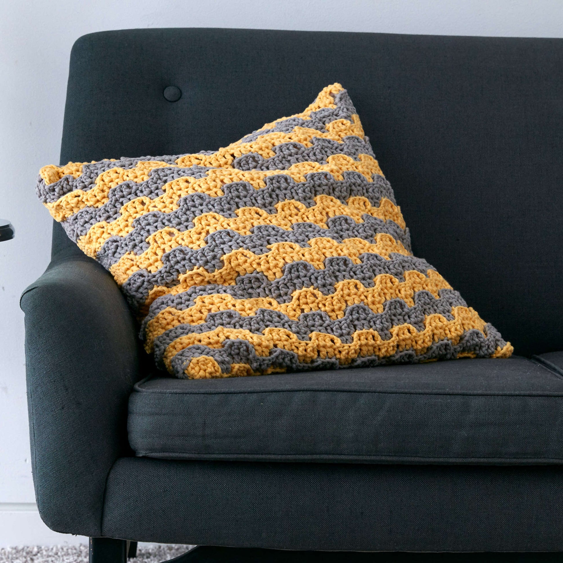 Free Bernat Step Up Pillow Crochet Pattern