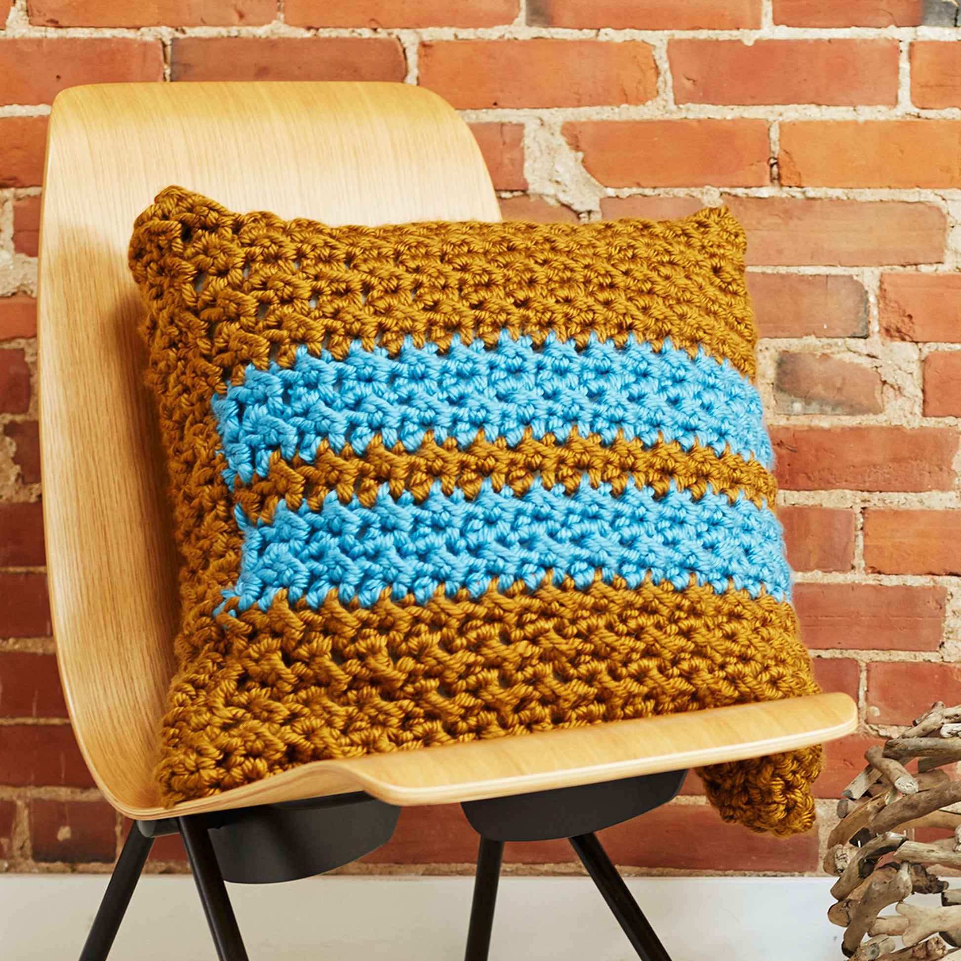 Free Bernat Simple Stripes Pillow Crochet Pattern