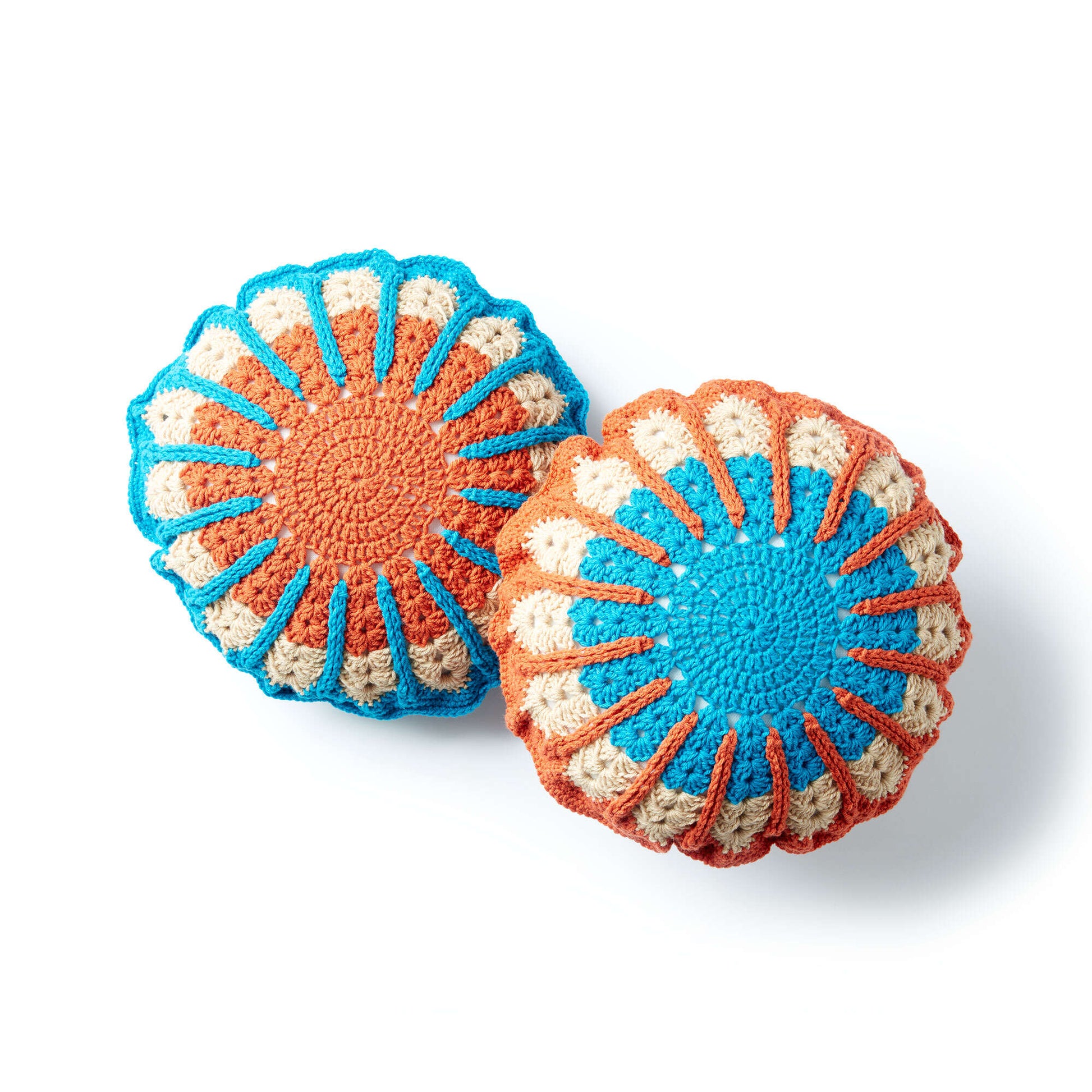 Free Bernat Full Circle Crochet Pillow Pattern