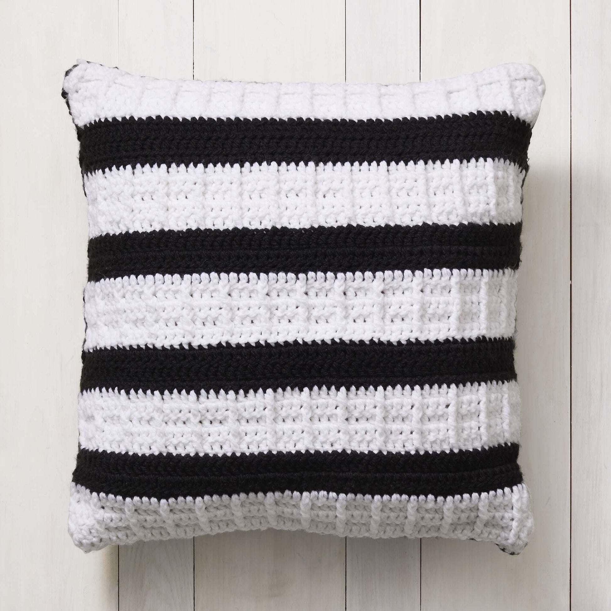 Free Stitch Club Chunky Waffle Crochet Pillow + Tutorial Pattern