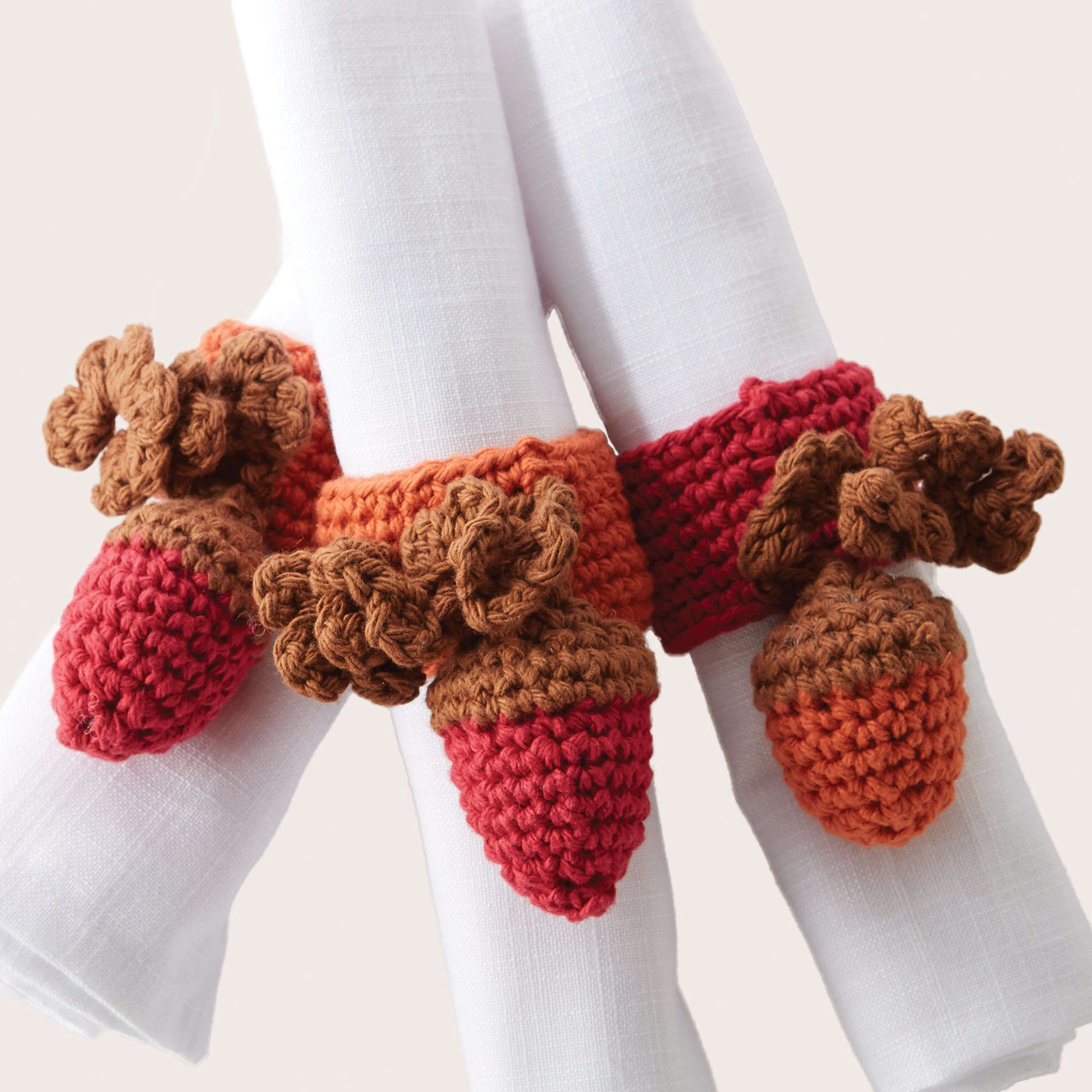 Free Bernat Autumn Acorns Napkin Rings Crochet Pattern