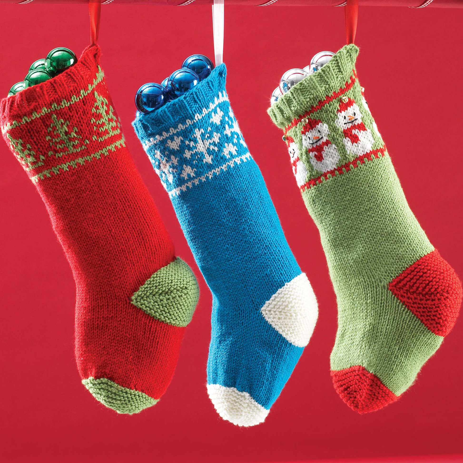 Free Bernat Jolly Stockings Knit Pattern