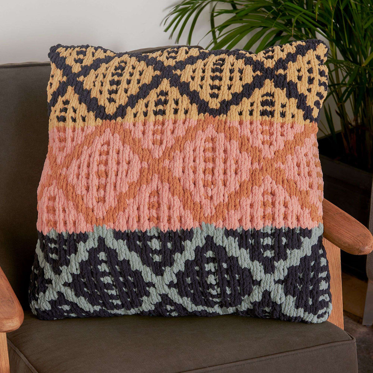 Knit Pillow made in Bernat Blanket O'Go yarn