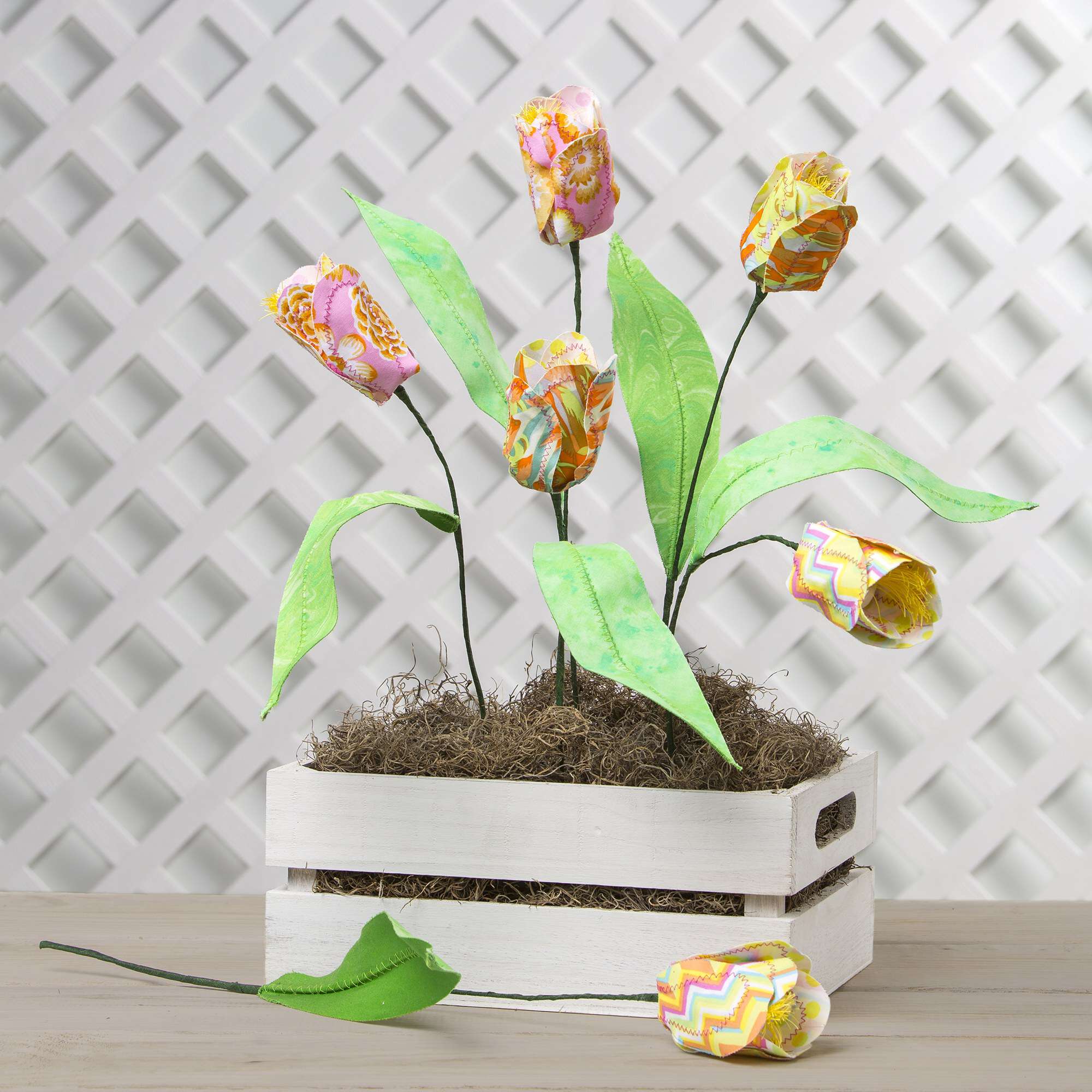 Free Intermediate Coats & Clark Spring Tulips Sewing Pattern