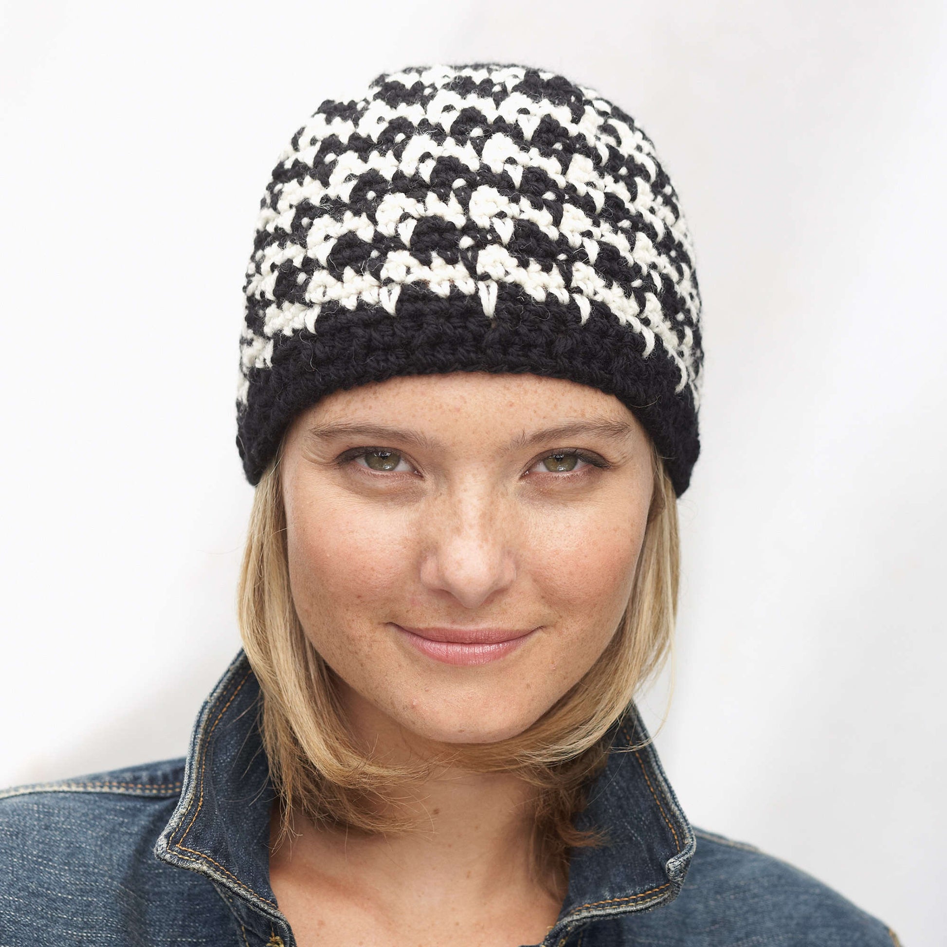 Free Patons Houndstooth Hat Crochet Pattern