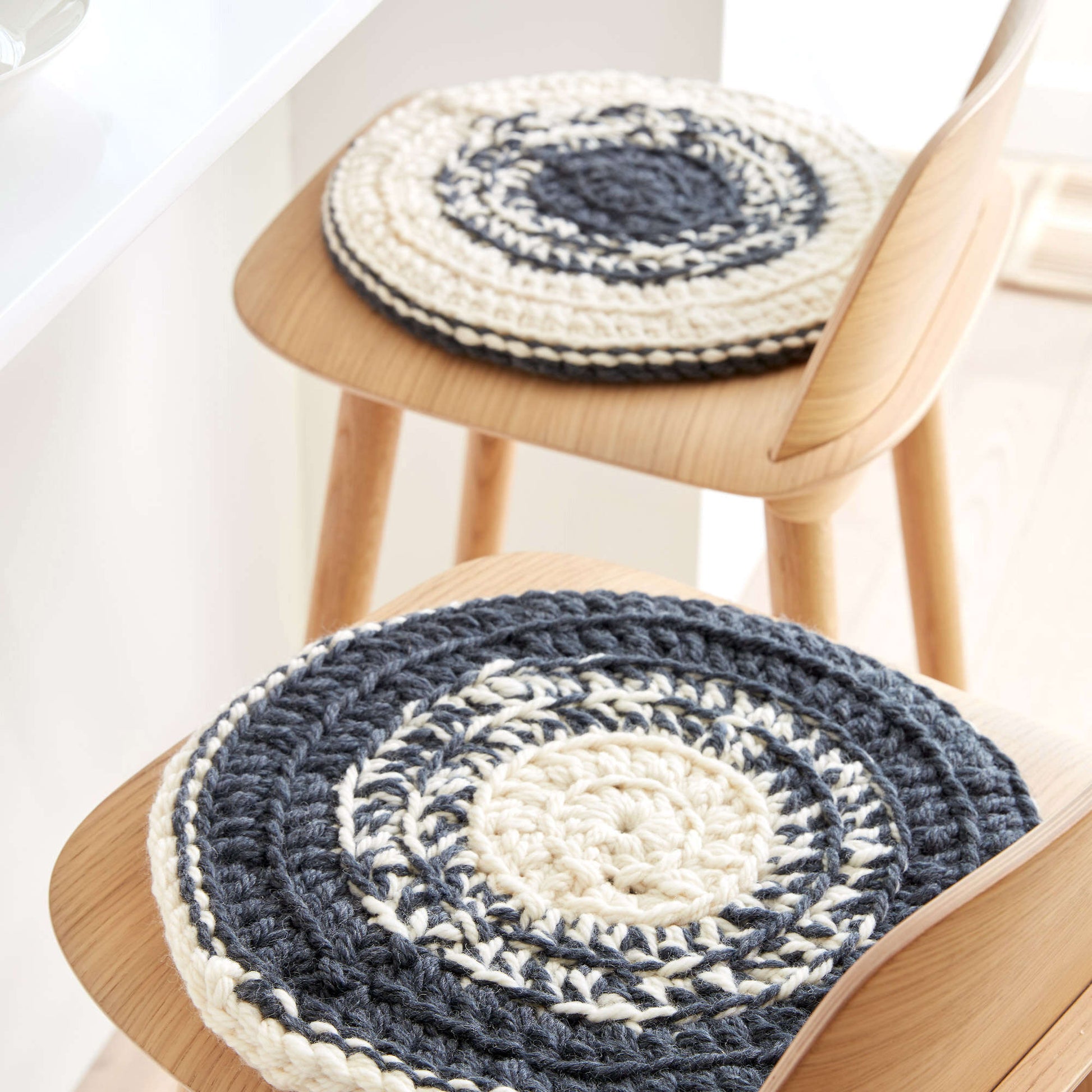 Free Patons Crochet Marled Chair Pad Pattern