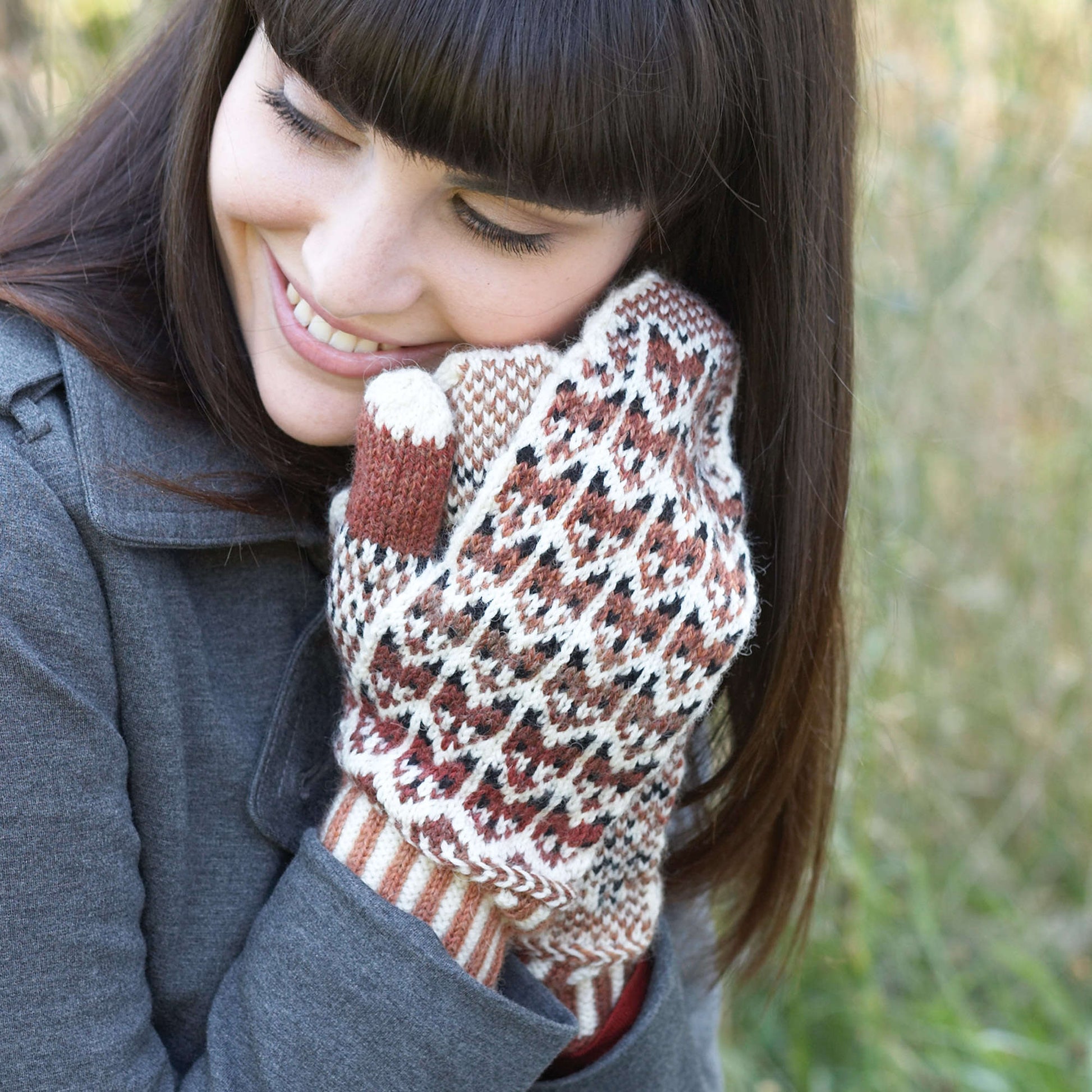 Free Patons Knit Fox In The Snow Mittens Pattern