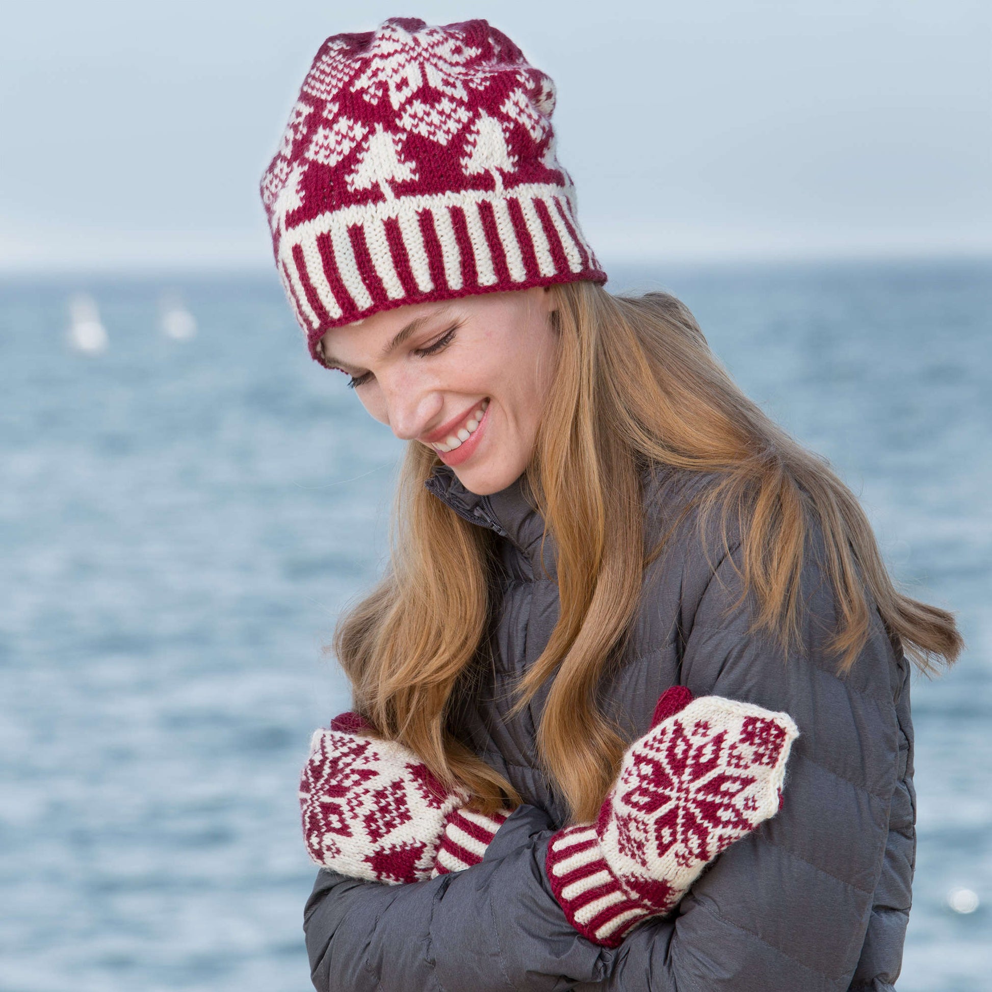 Free Patons Northern Fair Isle Knit Hat And Mittens Pattern