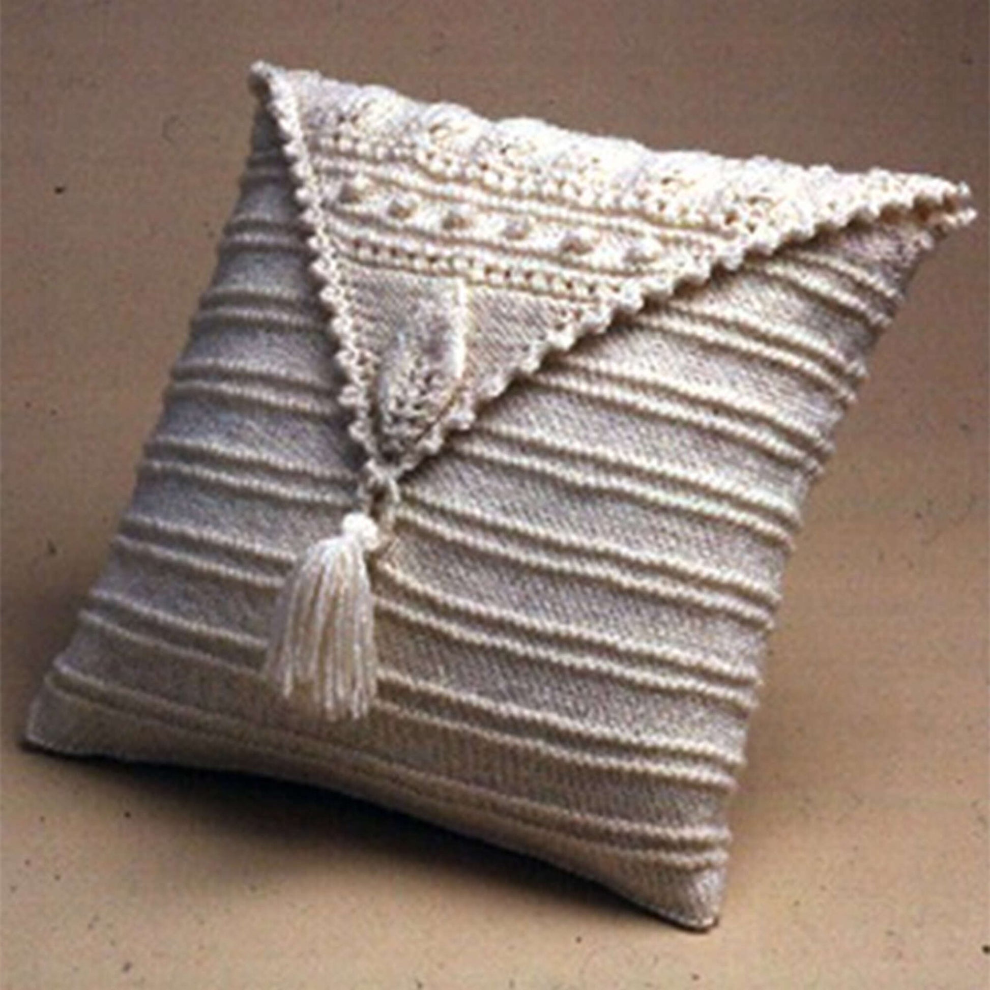 Free Patons Aran Leaf Pillow Knit Pattern