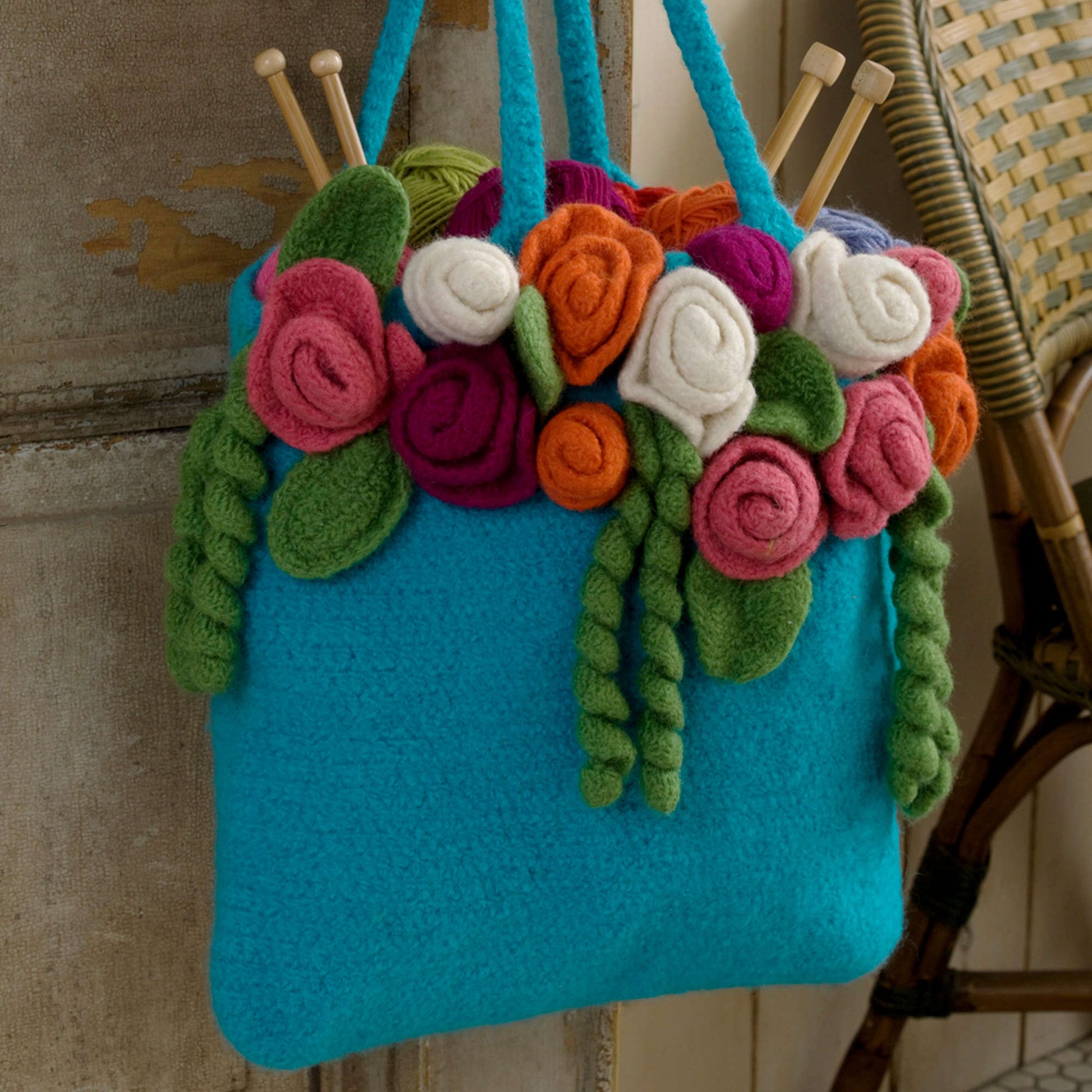 Free Red Heart Rose Garden Tote Pattern
