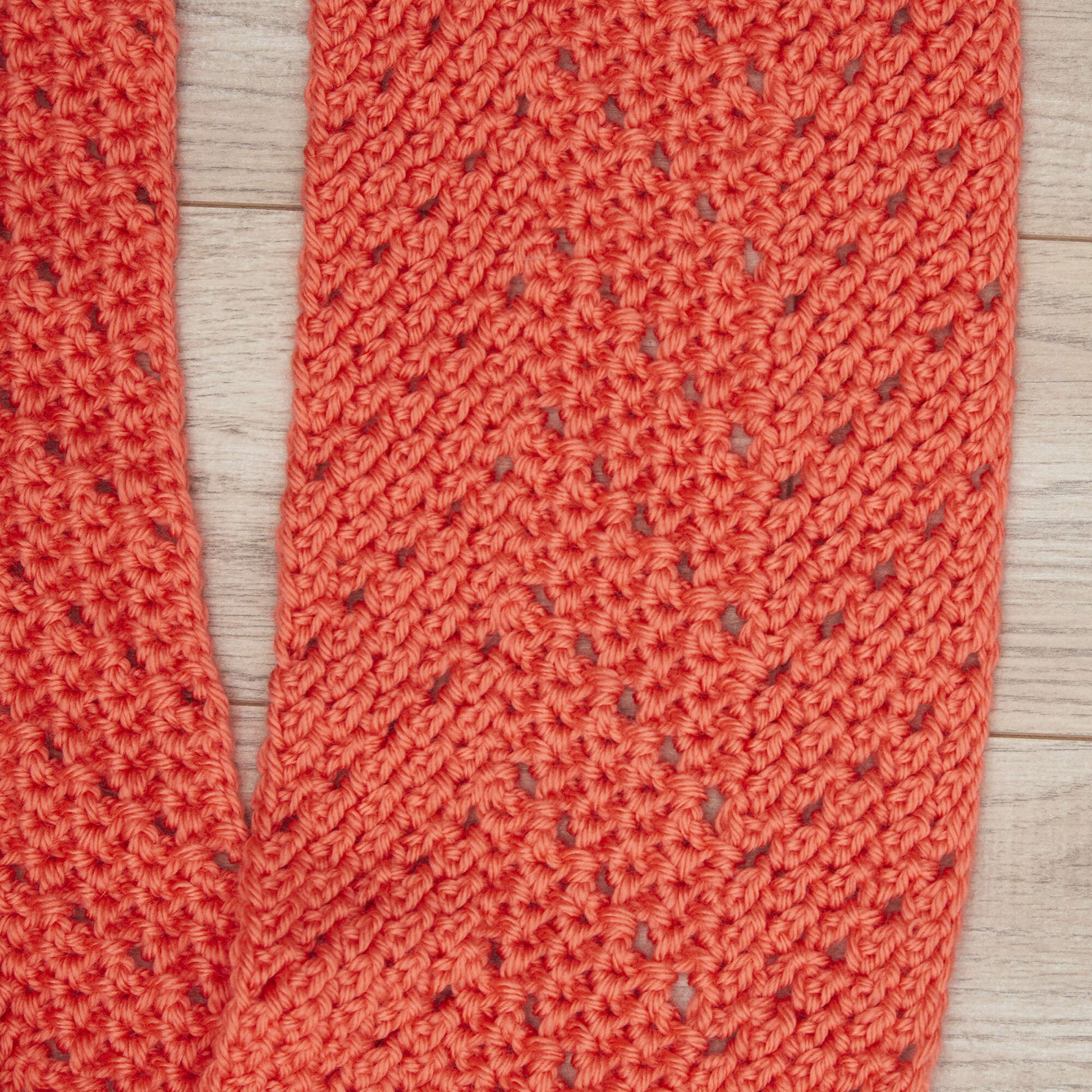 Free Red Heart Chevron Herringbone Cowl Crochet Pattern
