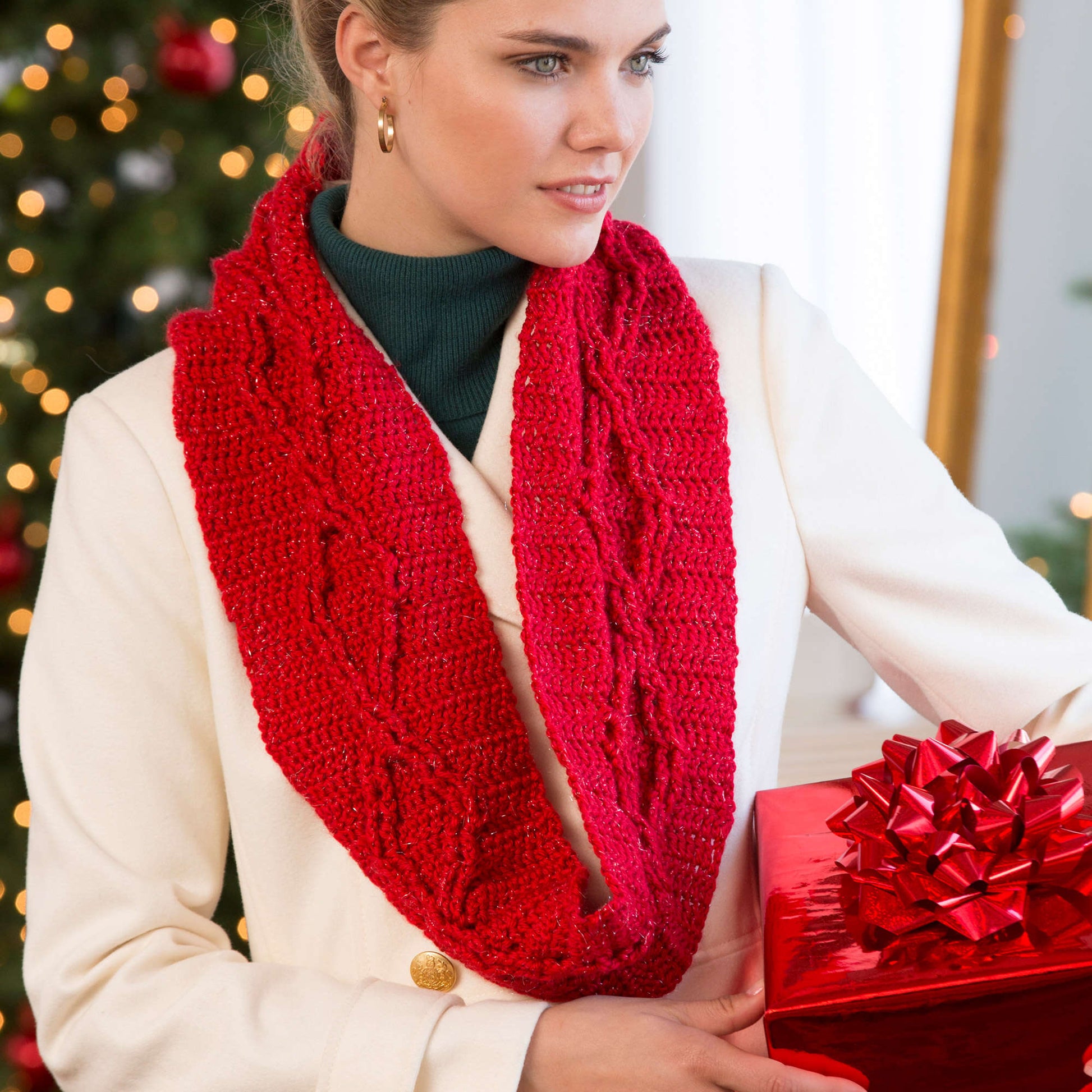 Free Red Heart Diamond Cables Cowl Crochet Pattern
