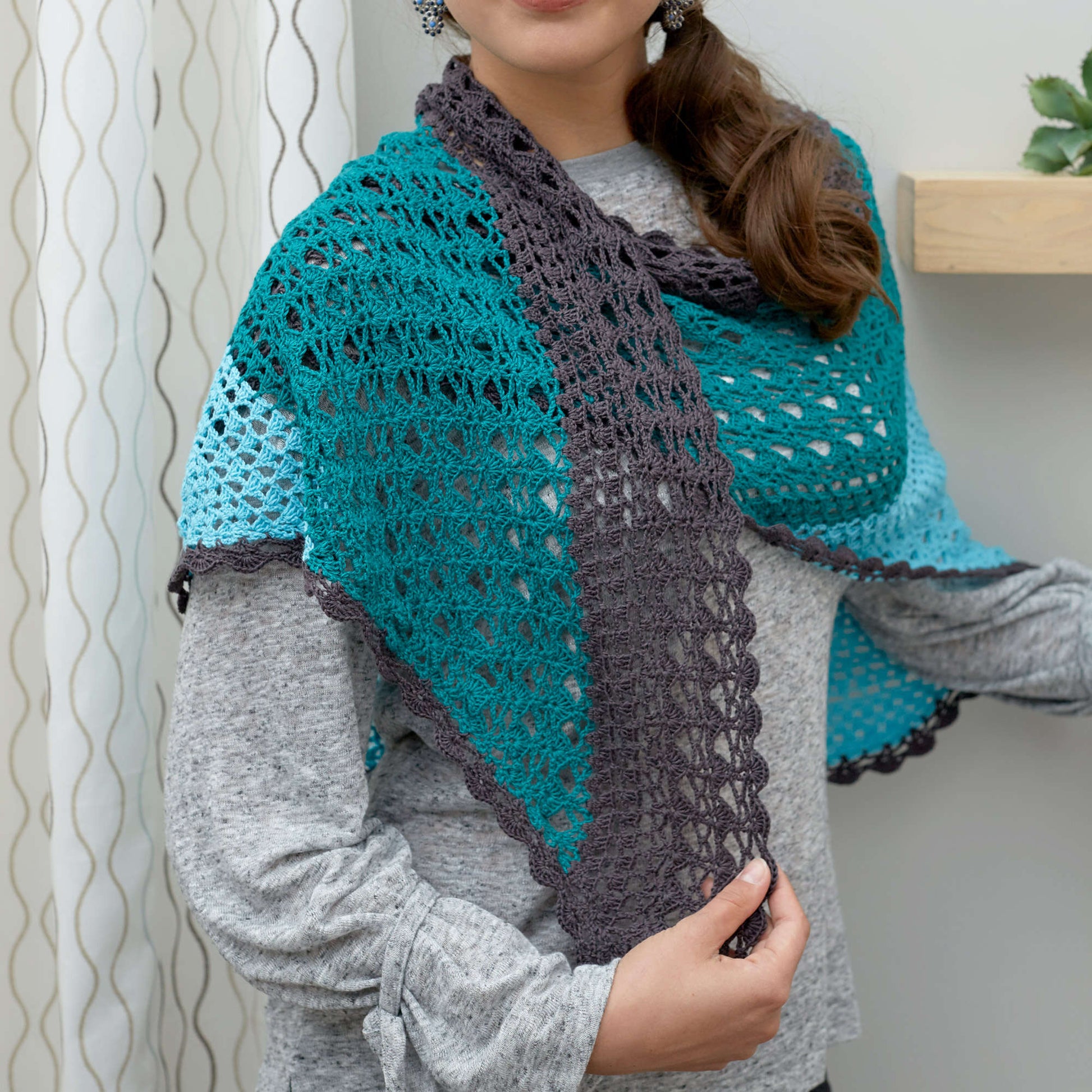 Free Red Heart Changing Colors Shawl Crochet Pattern