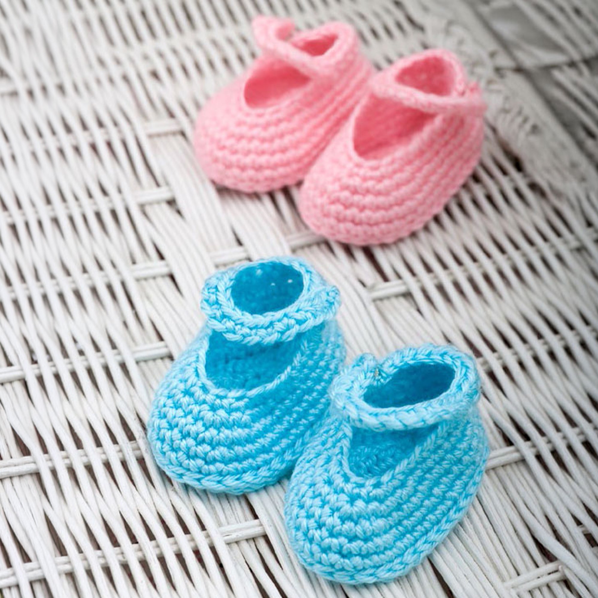 Free Easy Red Heart Baby Econo Dress Up Booties Crochet Pattern
