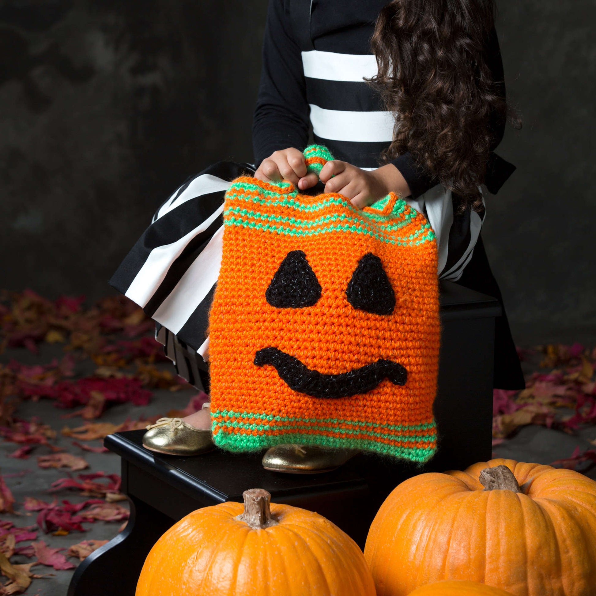 Free Red Heart Pumpkin Face Bag Crochet Pattern