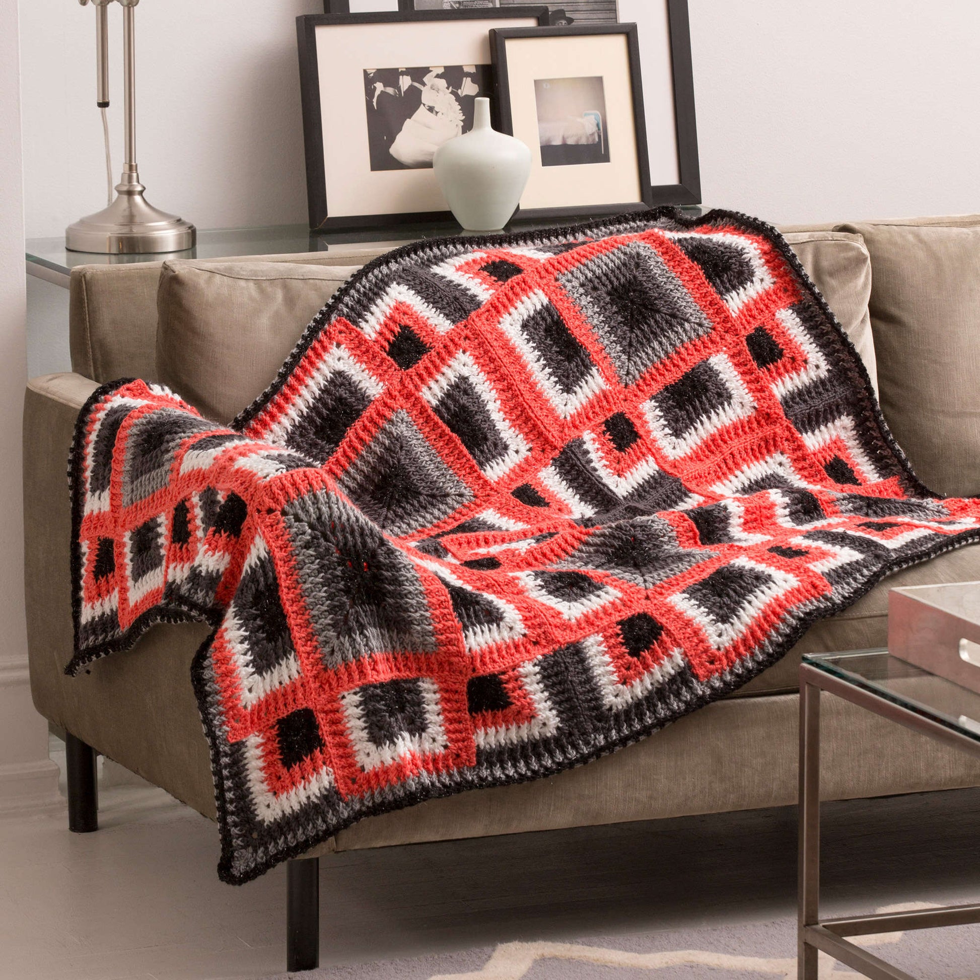 Free Red Heart Dynamic Squares Throw Crochet Pattern