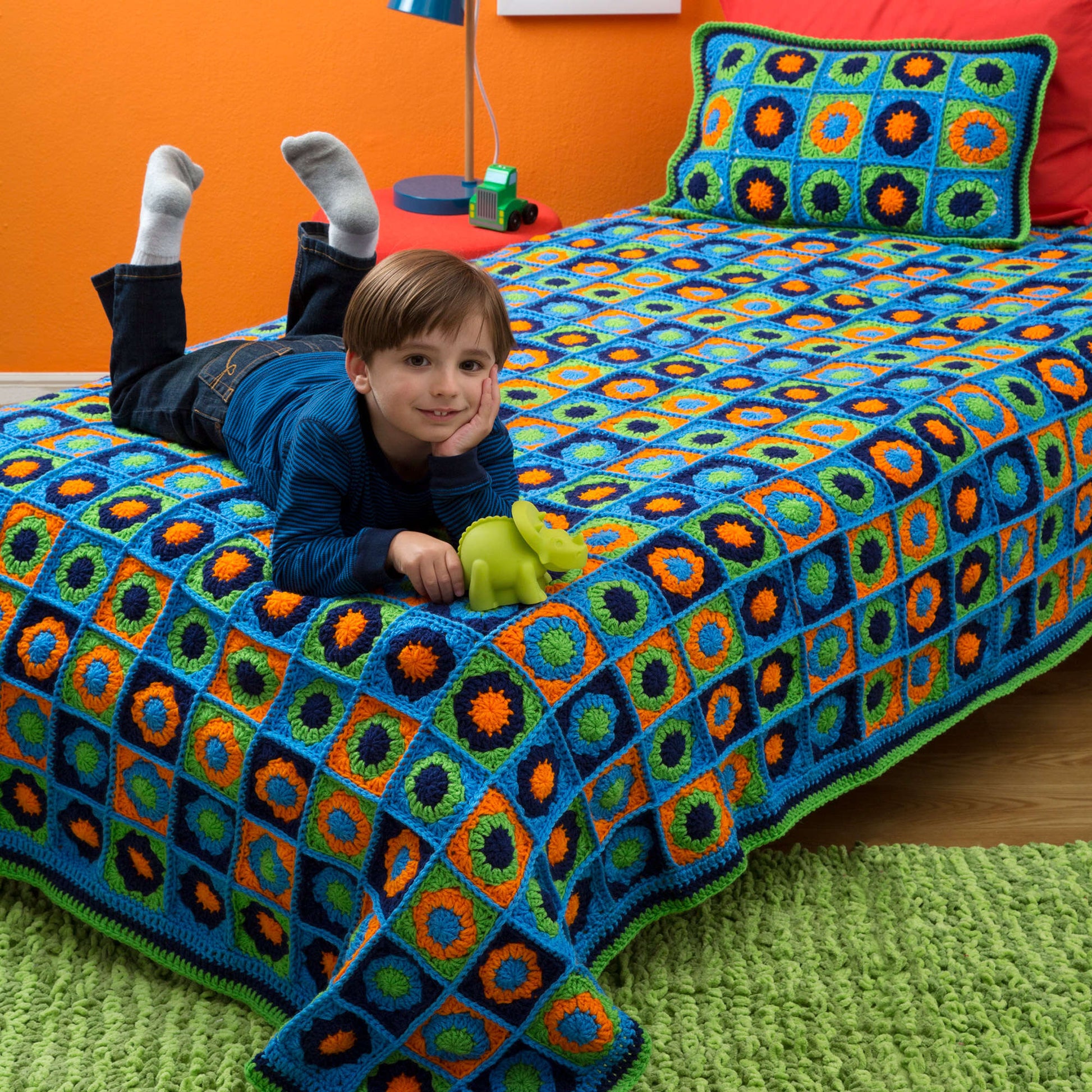 Free Red Heart Kids Twin Bed Afghan & Pillow Crochet Pattern