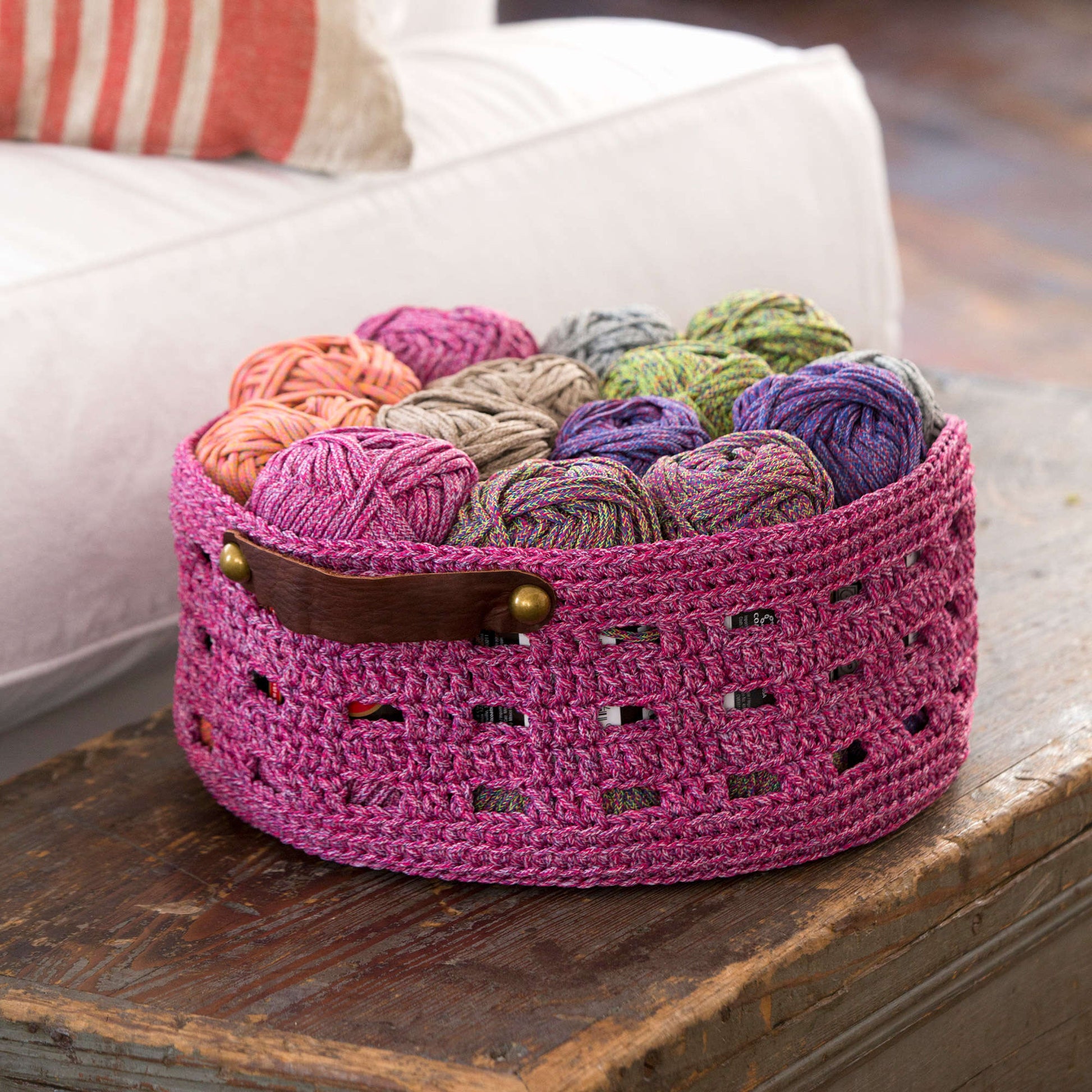 Free Red Heart Bricks Basket Crochet Pattern