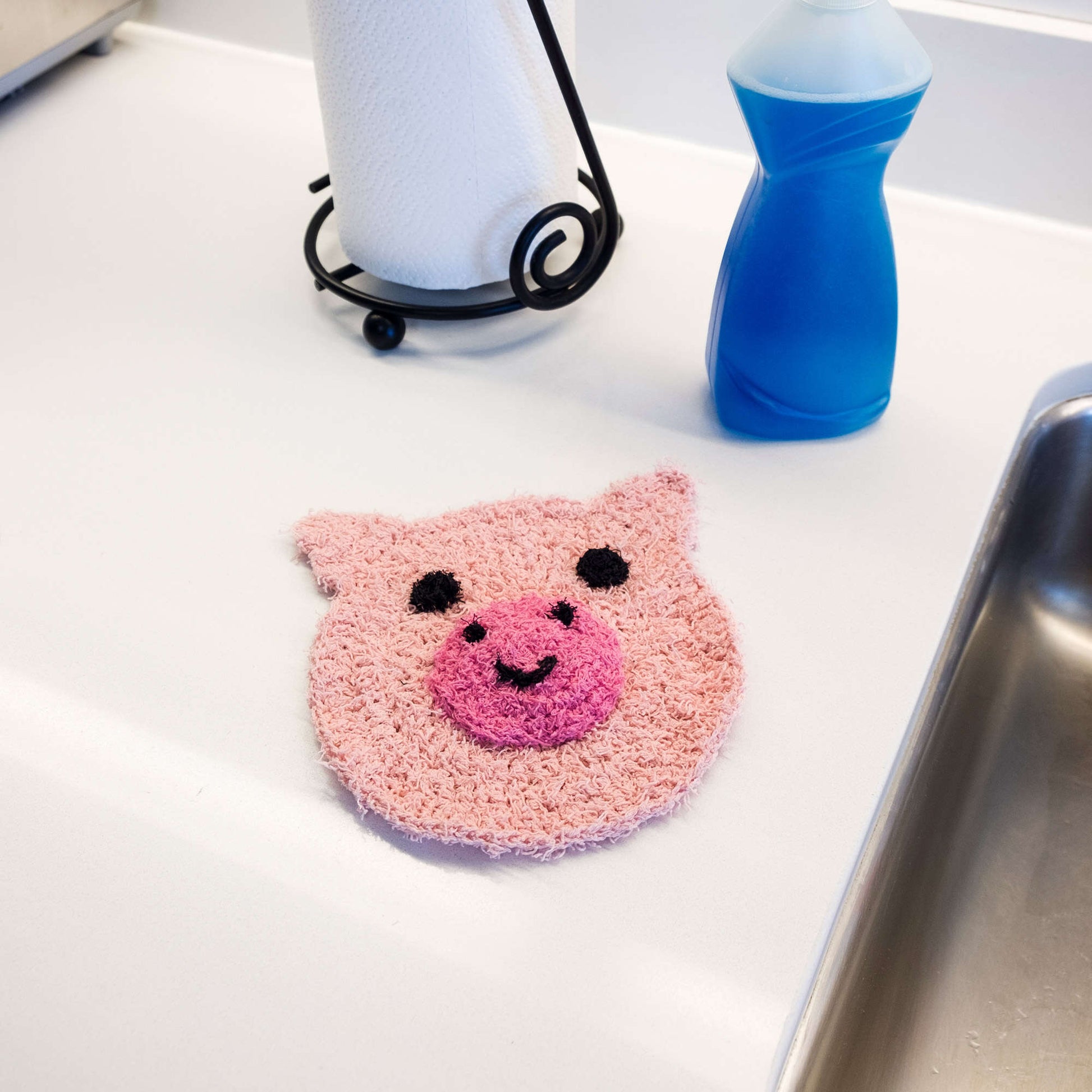 Free Red Heart Playful Pig Scrubby Pattern