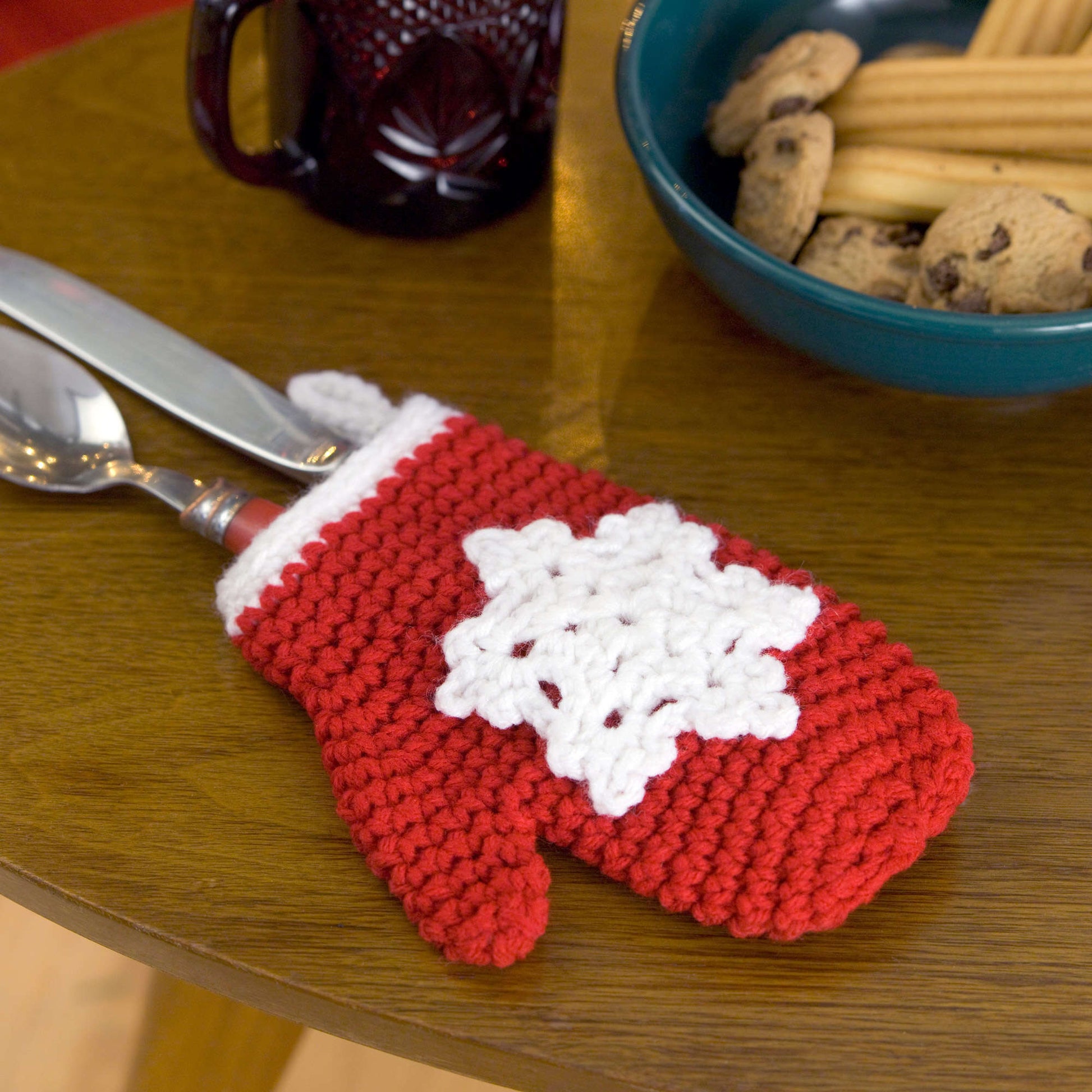 Free Red Heart Crochet Snowflake Mitten Ornaments Pattern