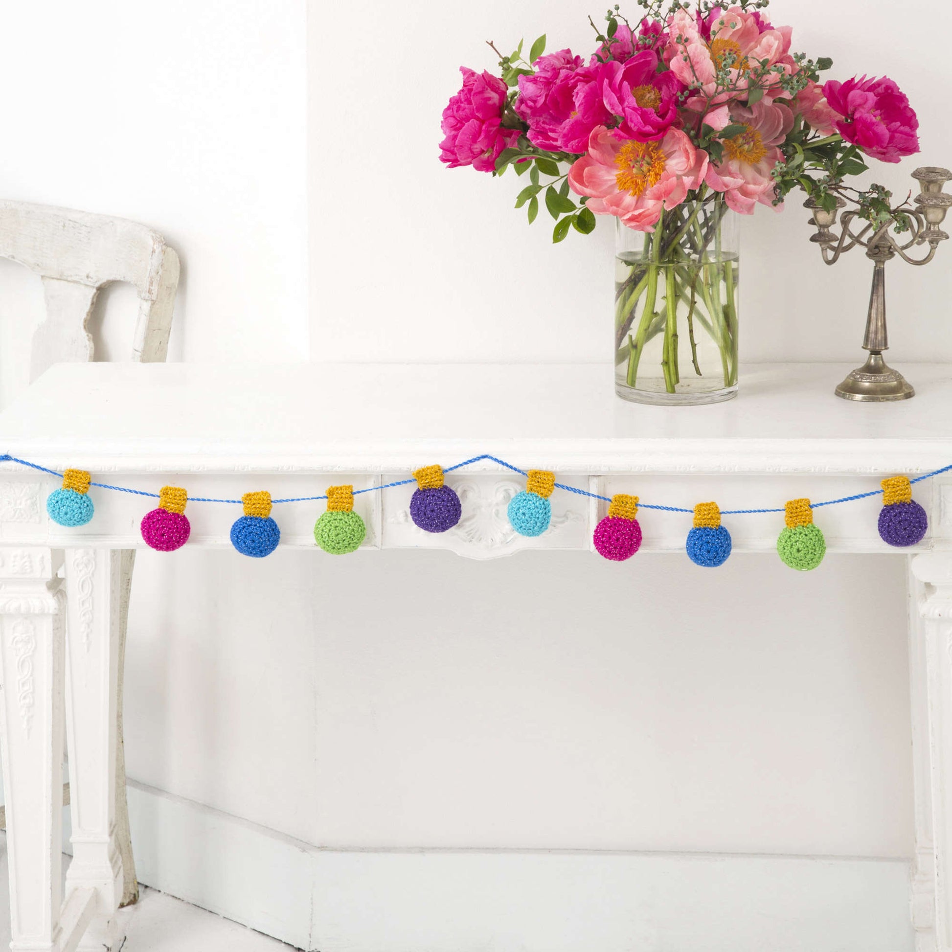 Free Red Heart Holiday Light Bulb Garland Pattern