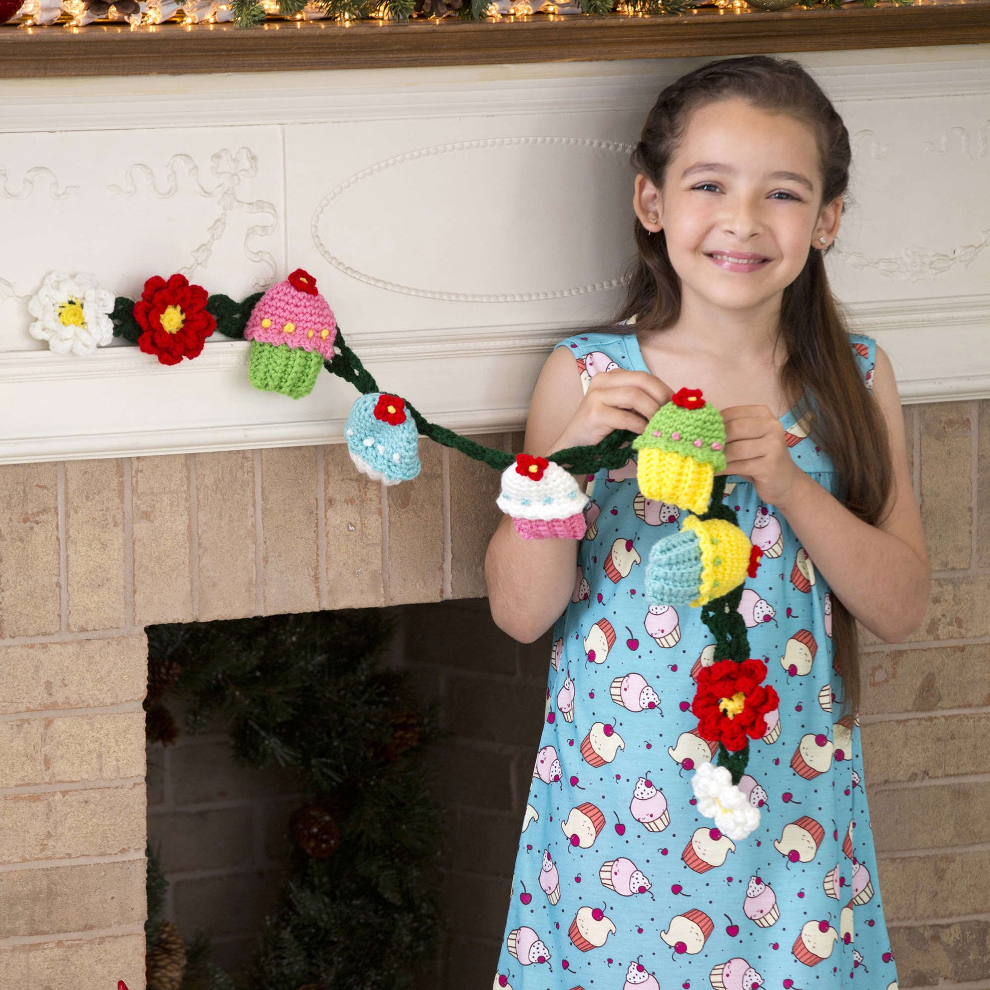Free Red Heart Party Cupcake Garland Crochet Pattern