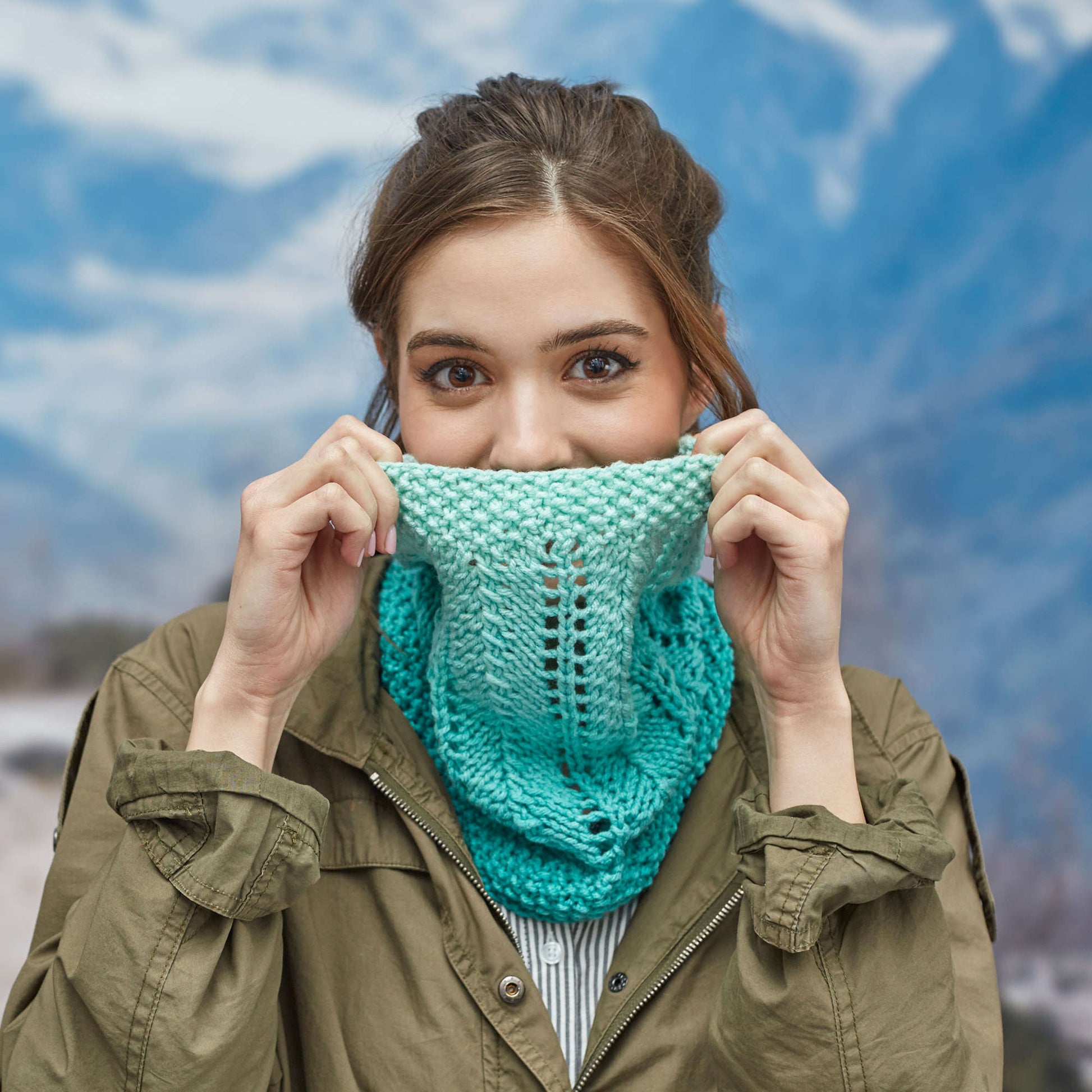 Free Red Heart Cozy Lace Cowl Knit Pattern