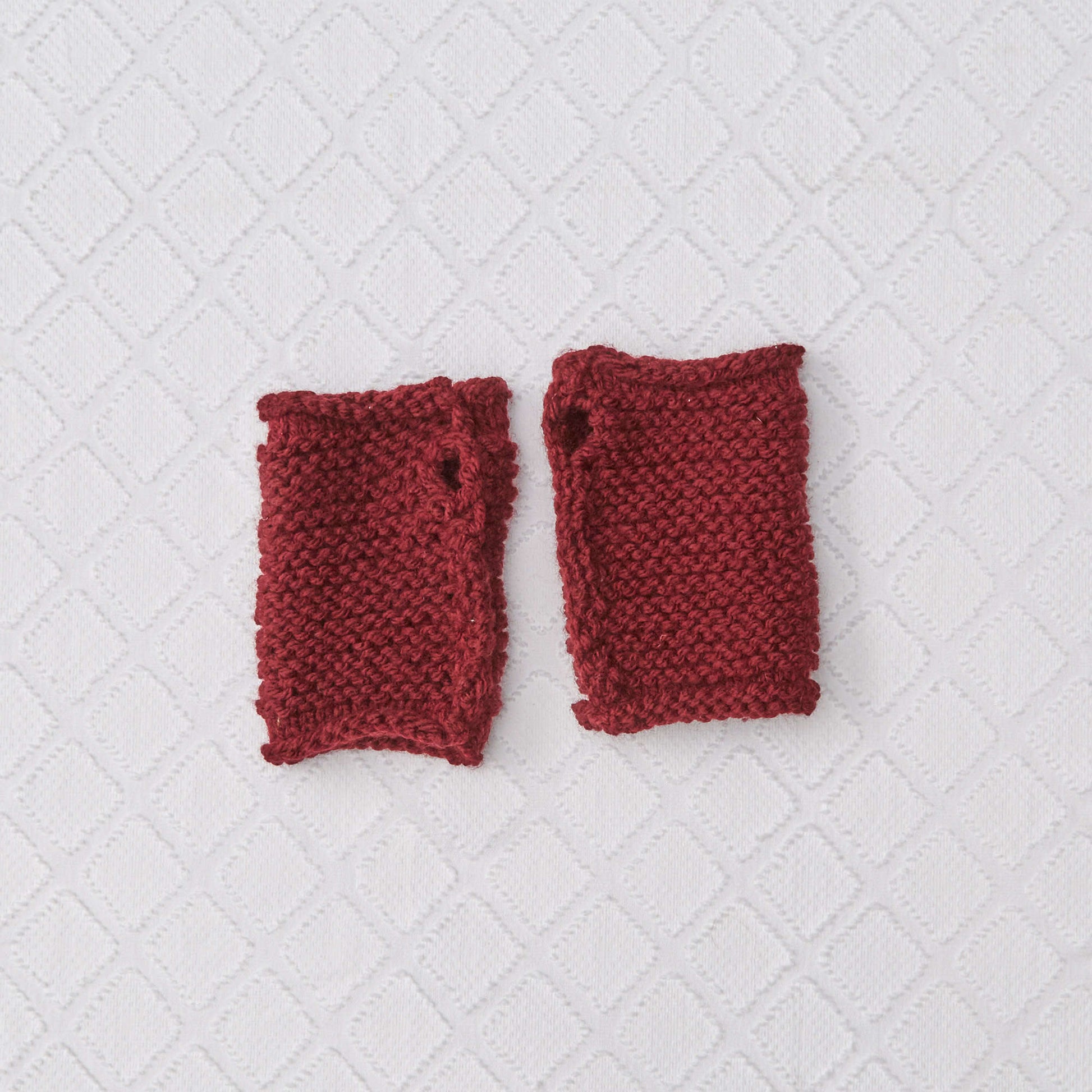 Free Red Heart Simple Knit Fingerless Mitts Pattern