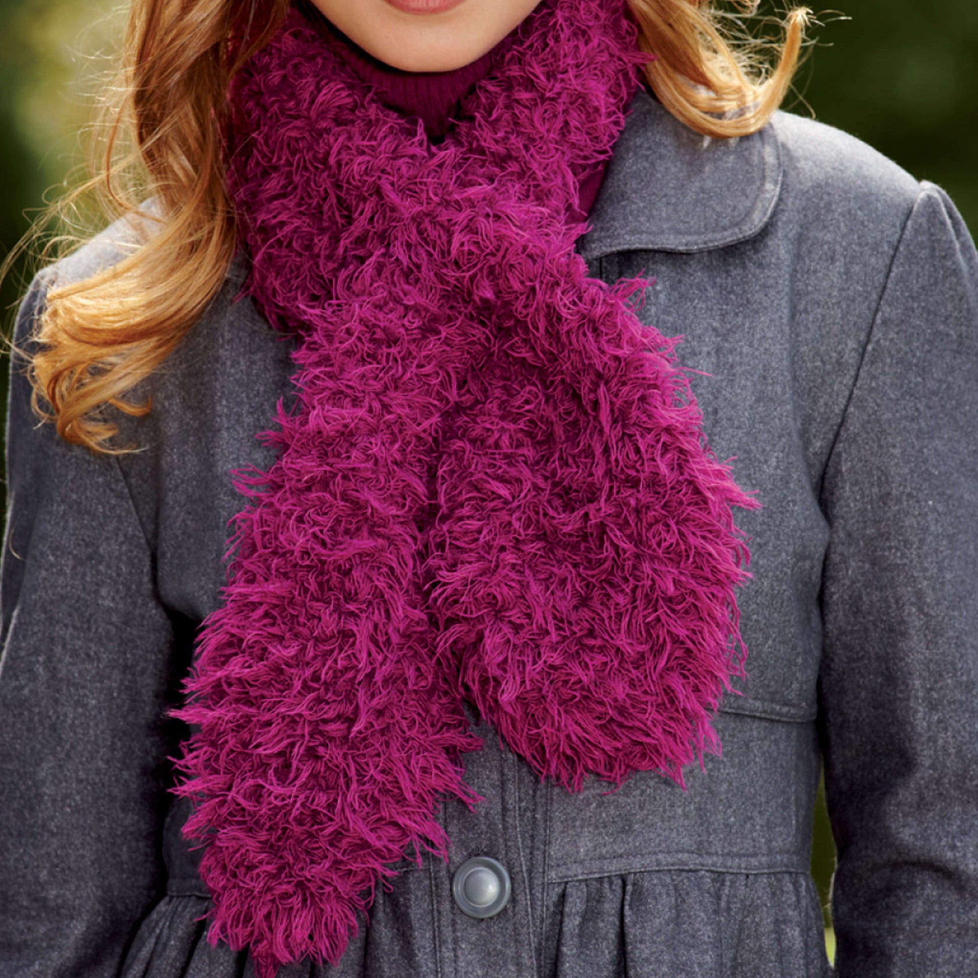 Free Red Heart Keyhole Tuck Scarf Pattern
