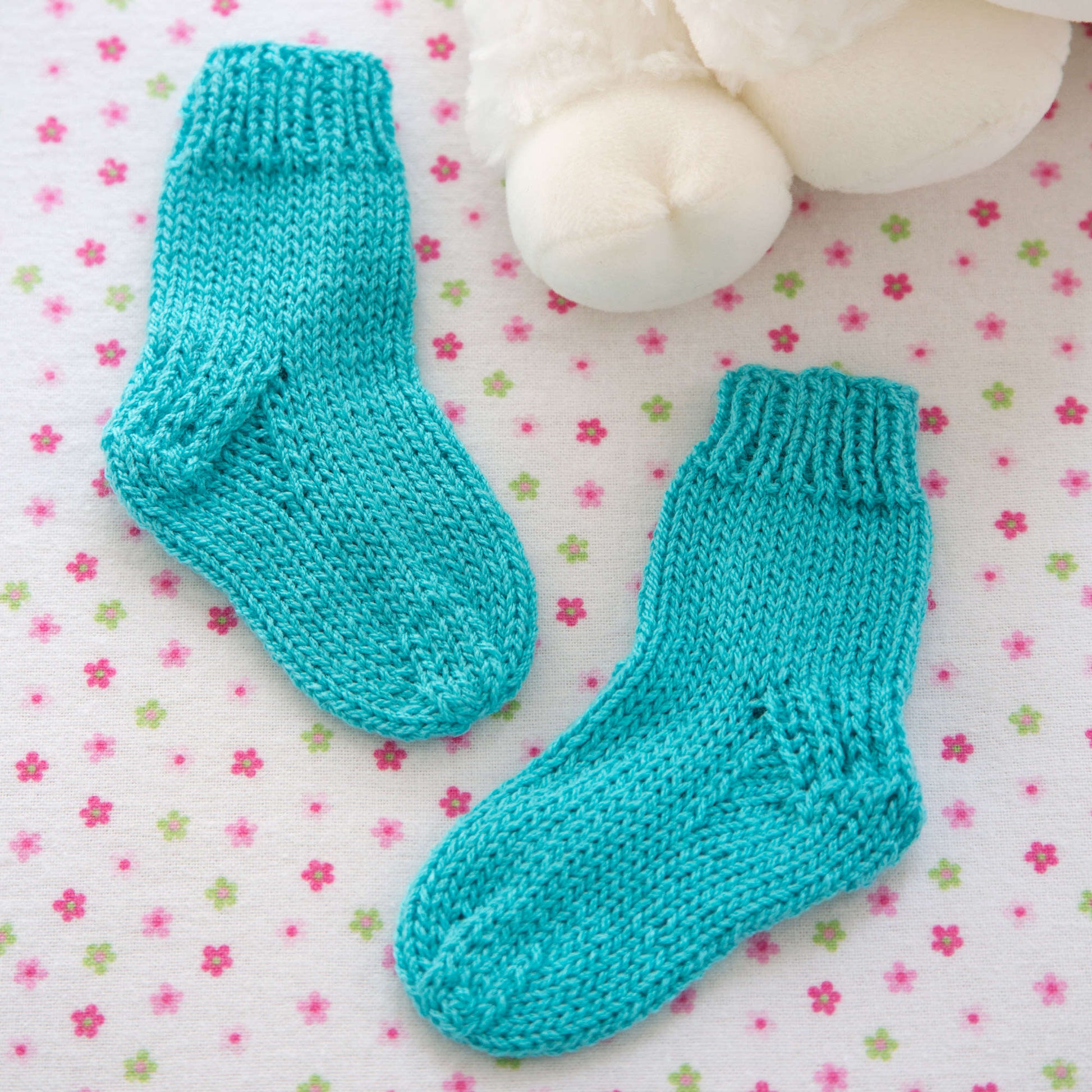 Free Red Heart Comfy Baby Socks Knit Pattern