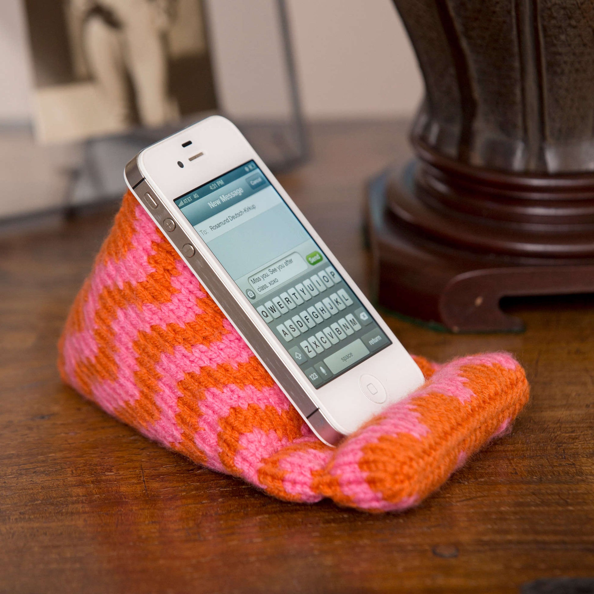 Free Red Heart Cell Phone Resting Place Knit Pattern