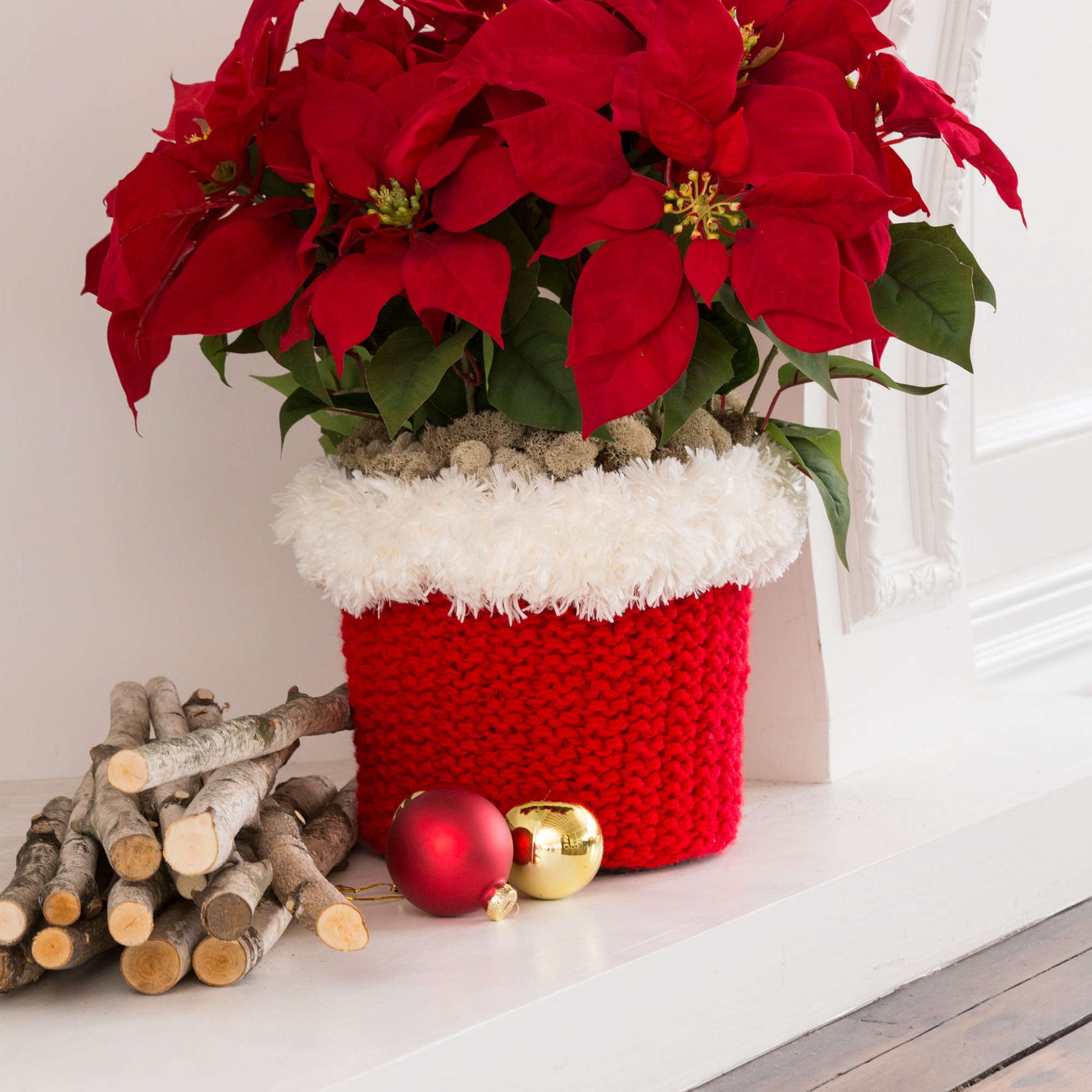 Free Red Heart North Pole Pot Cozy Knit Pattern