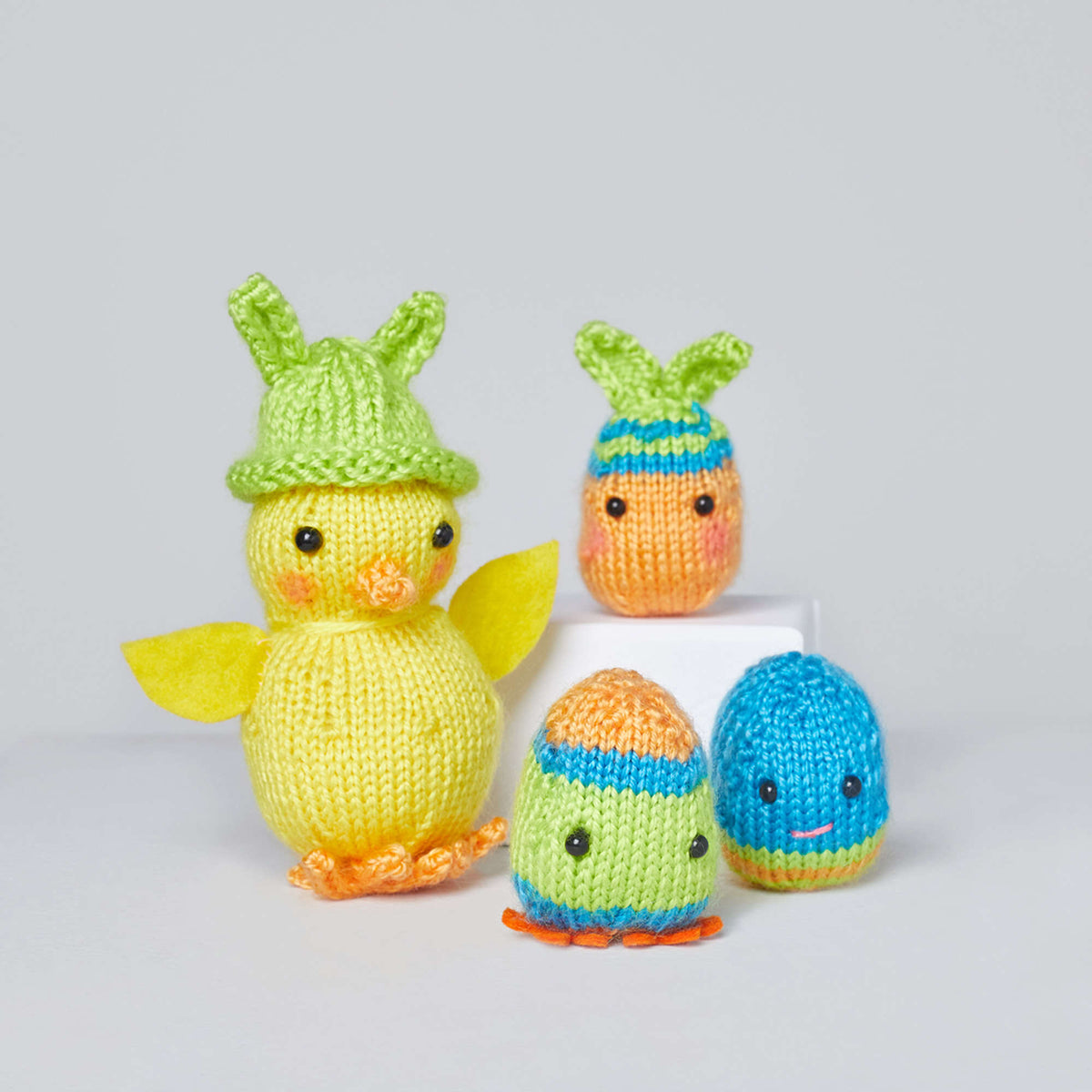 Knit Interior Décor made in Red Heart Amigurumi Yarn