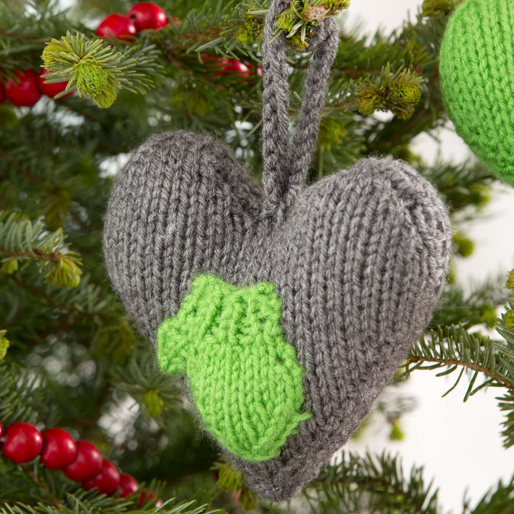 Free Red Heart Holiday Heart Ornaments Knit Pattern