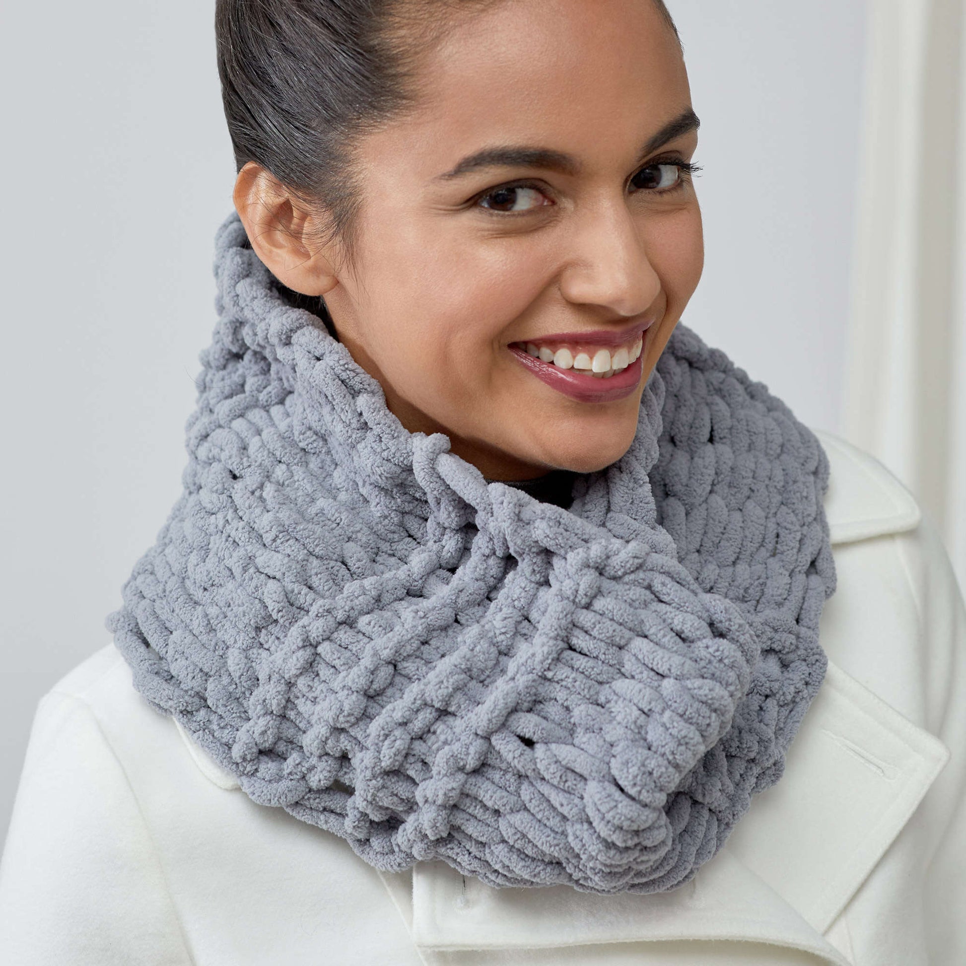 Free Red Heart One-Ball Looped Cowl Craft Pattern
